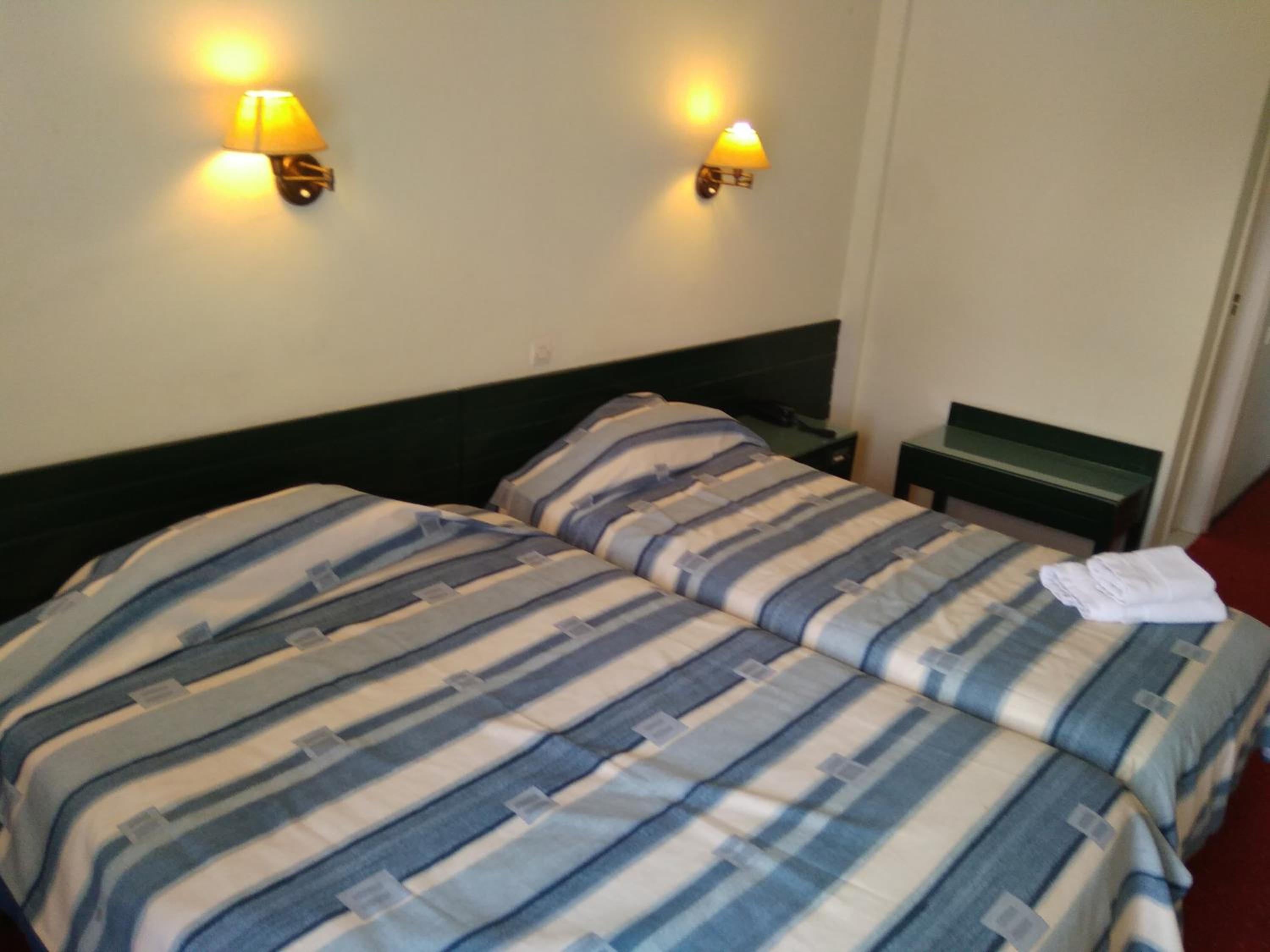 Standard Double or Twin Room photo 2