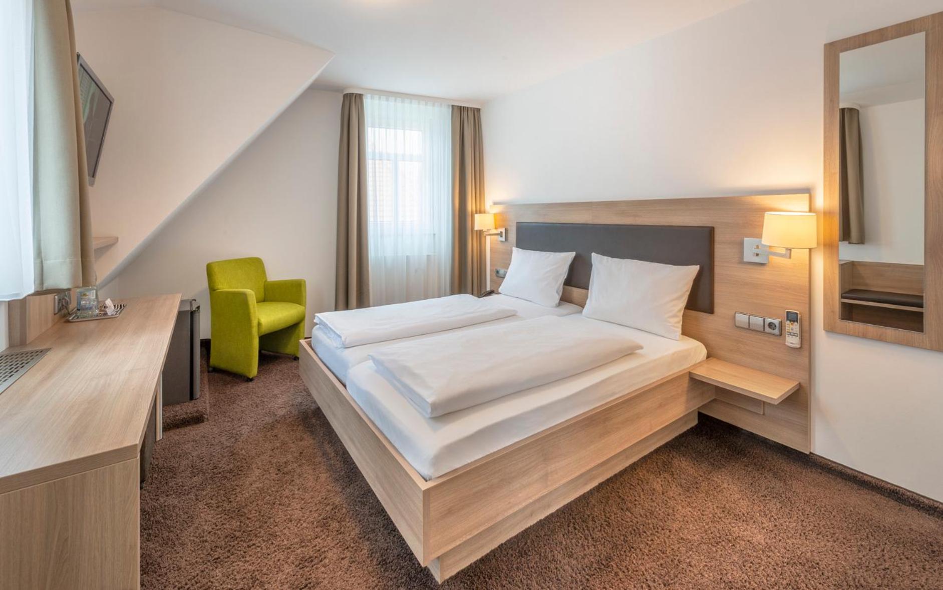Double Room - Photo 4