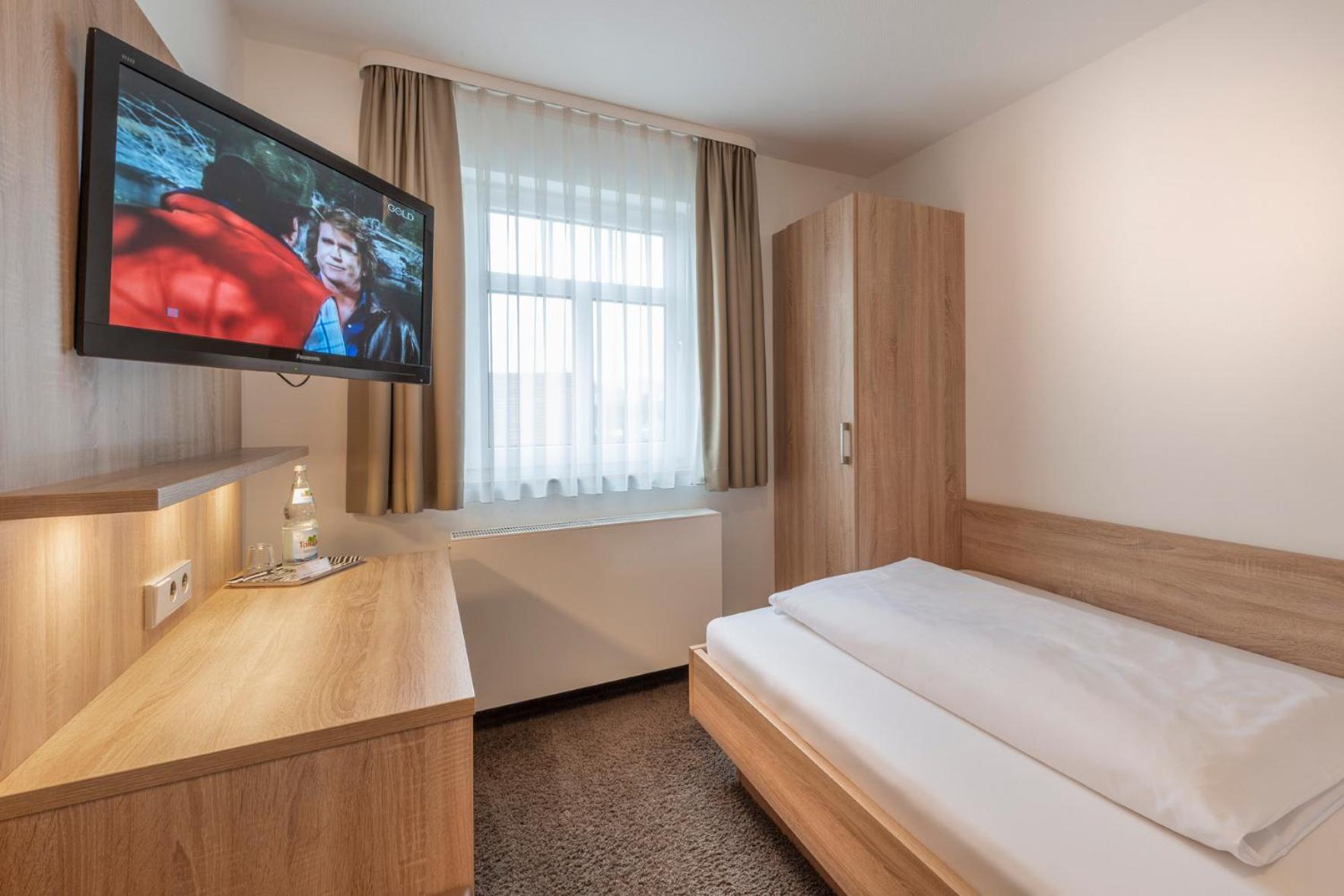 Single Room photo 2