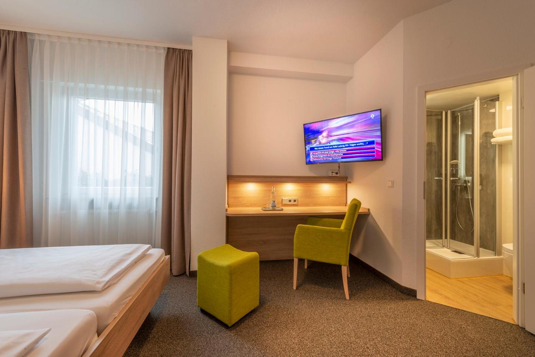 Double Room - Photo 6