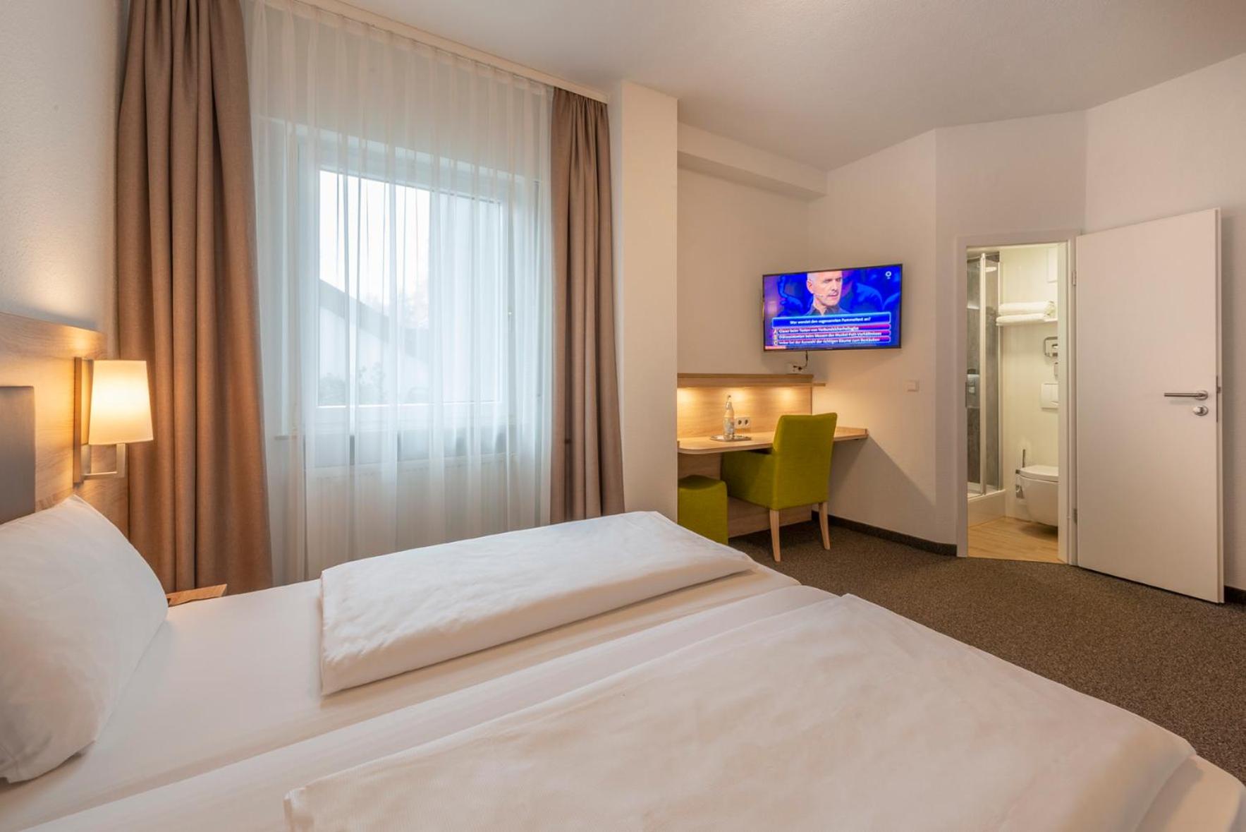 Double Room - Photo 5