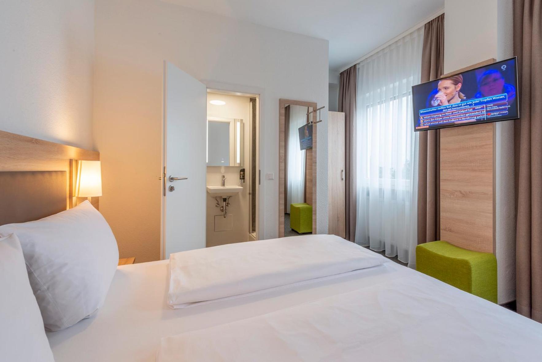 Double Room - Photo 8