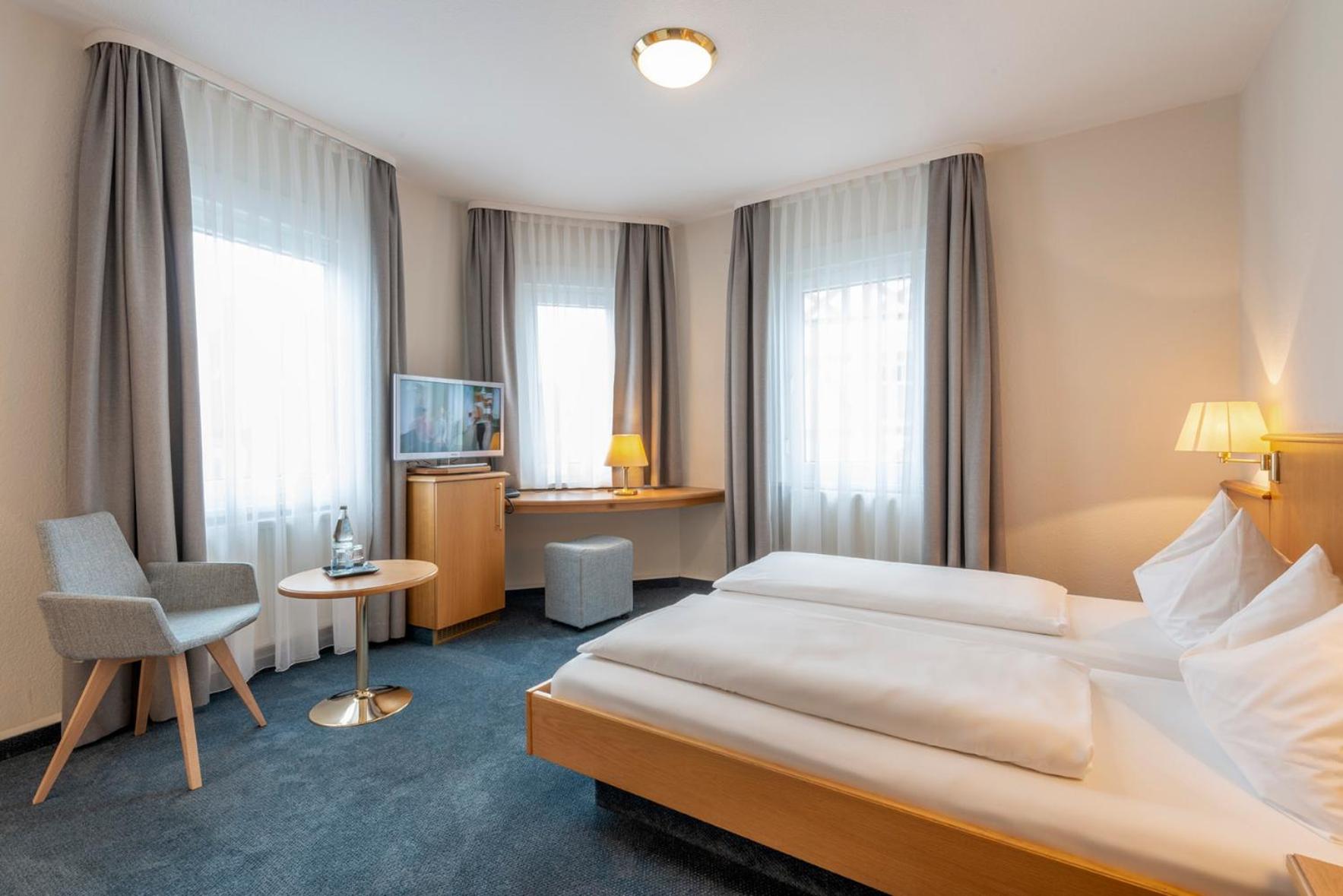 Double Room - Photo 10