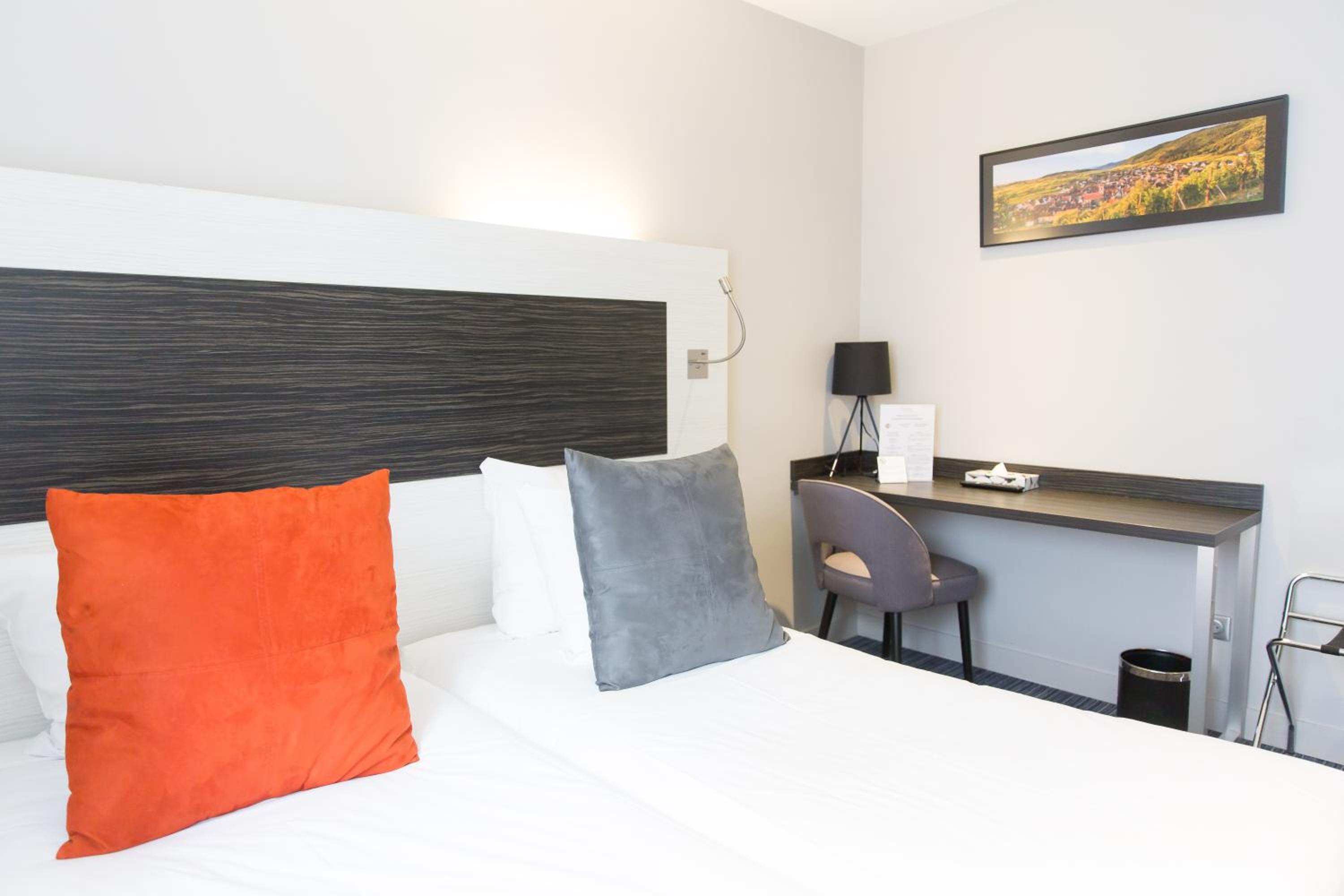 Double Room - Photo 10