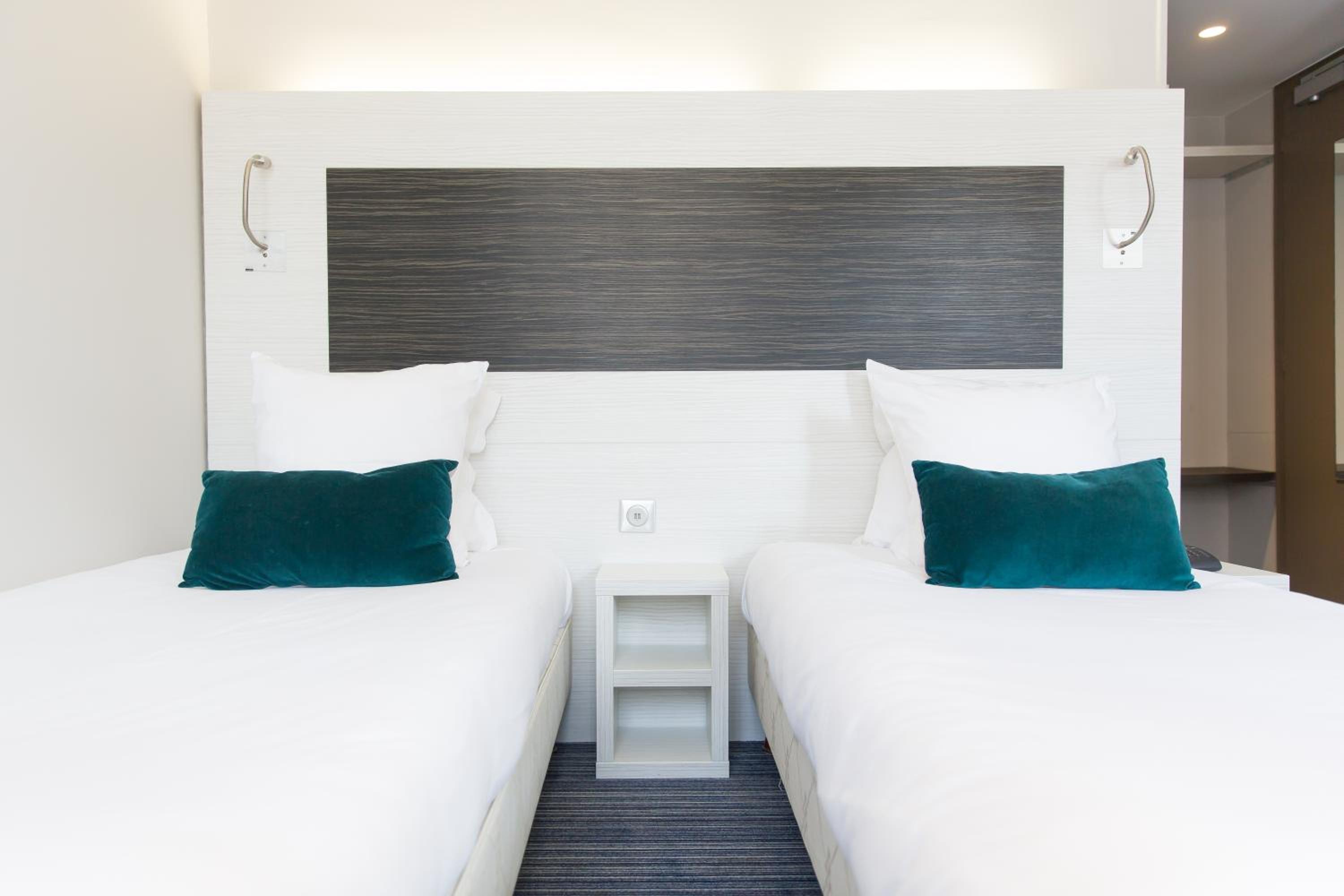 Twin Room - Photo 7