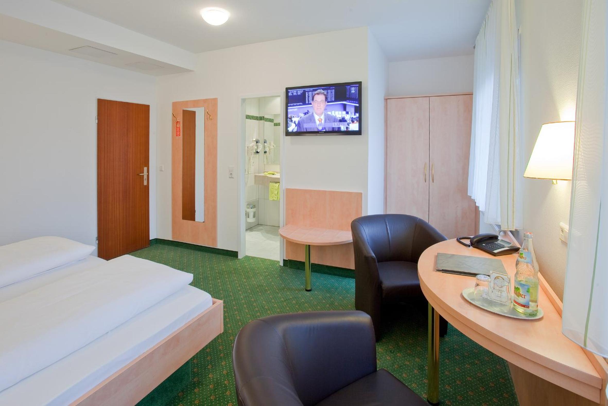 Double Room - Photo 13