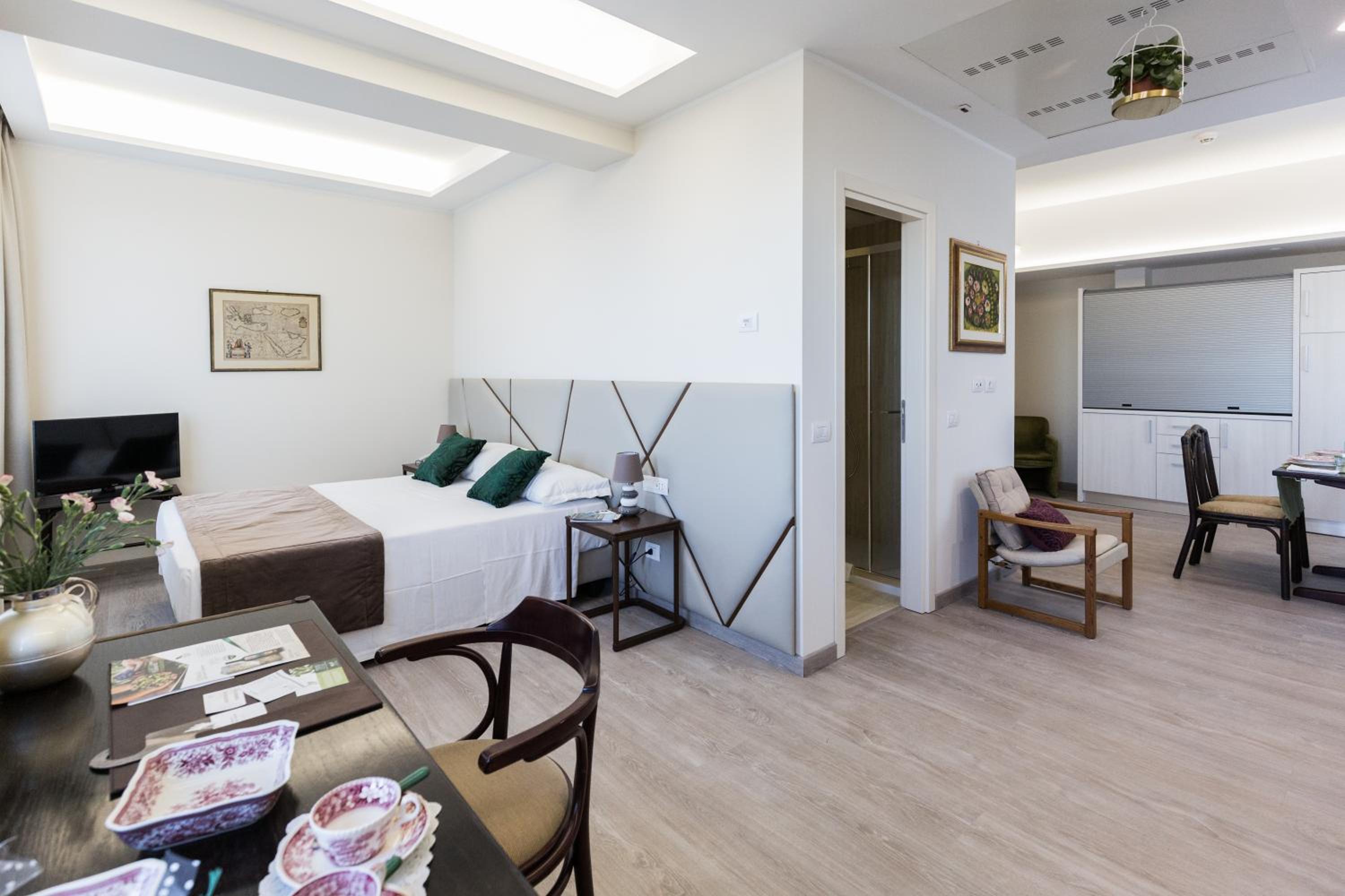 Studio Apartment