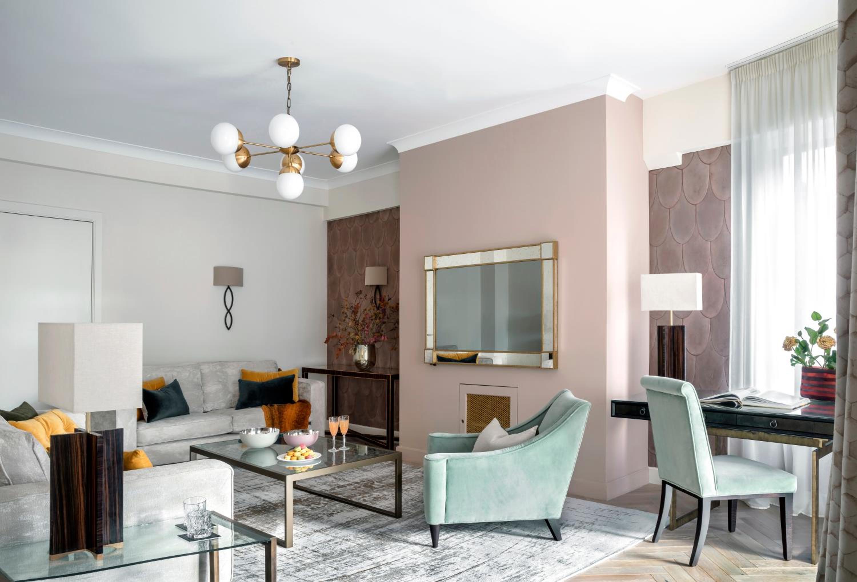 Superior Three-Bedroom Apartment thumbnail 6