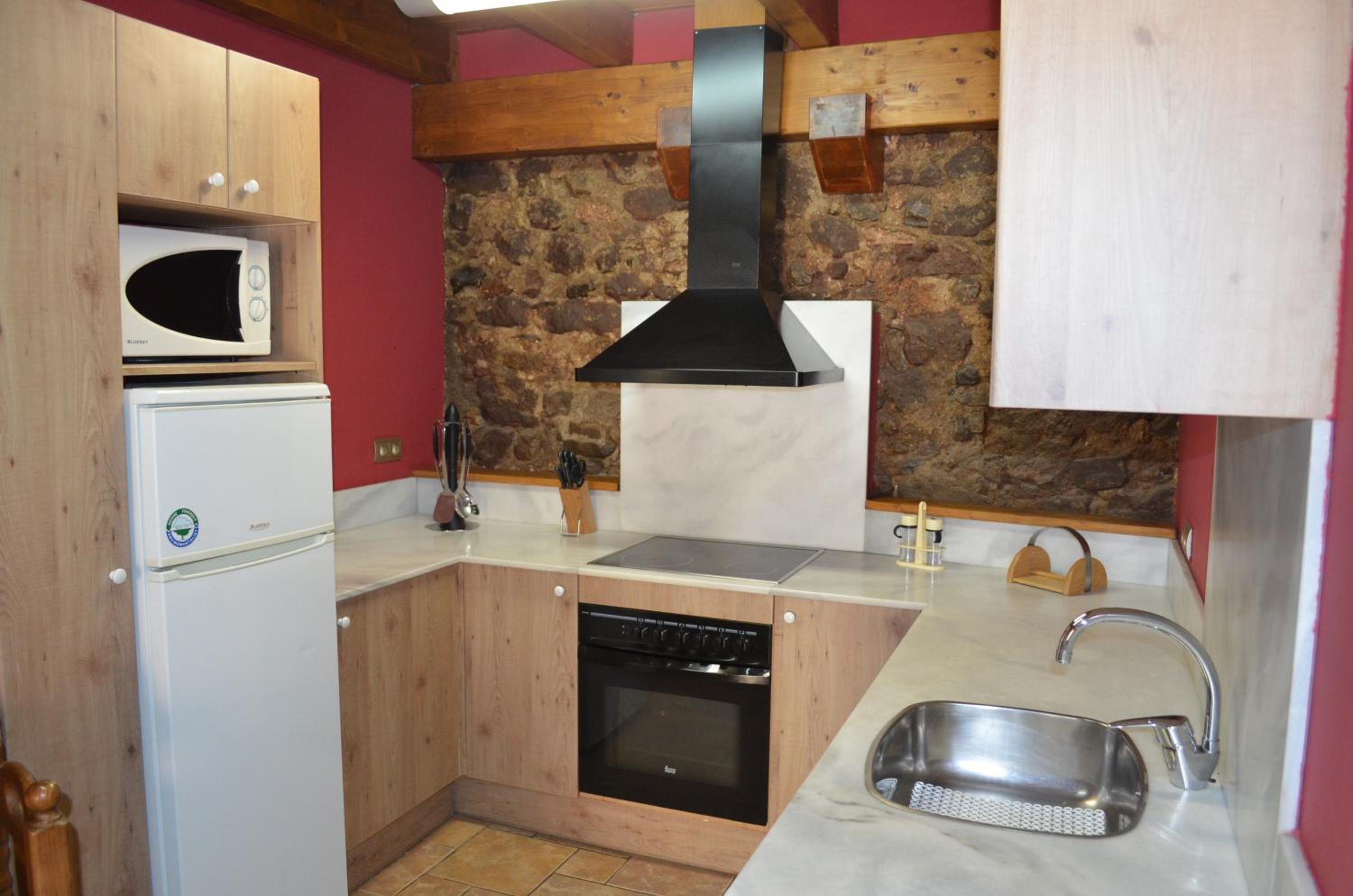 One-Bedroom Apartment - Photo 9