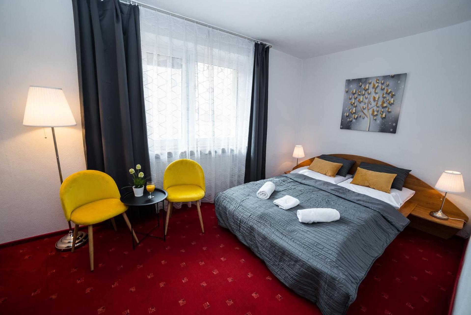 Double Room with Private Bathroom photo 1