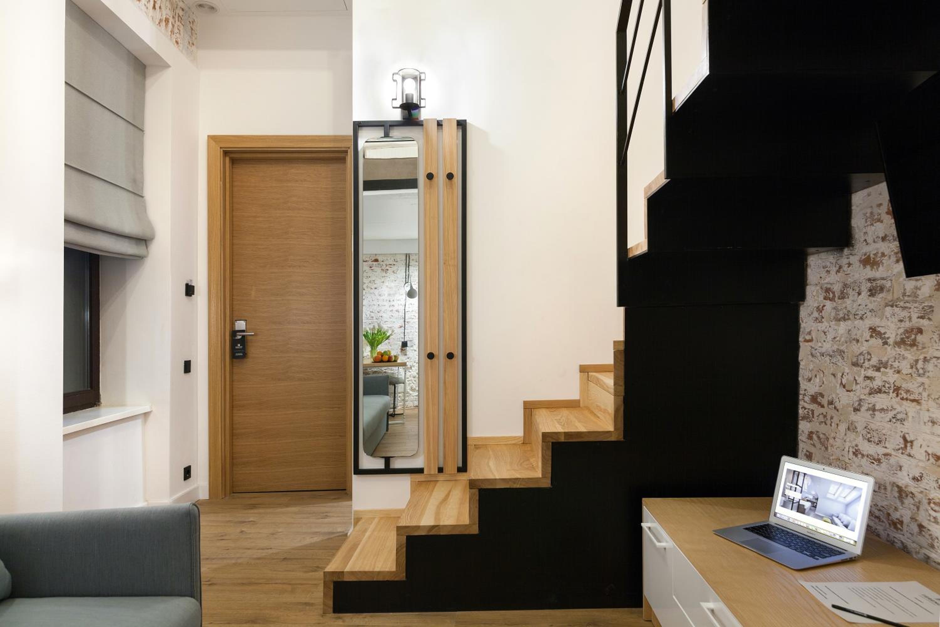Apartment - Split Level photo 2