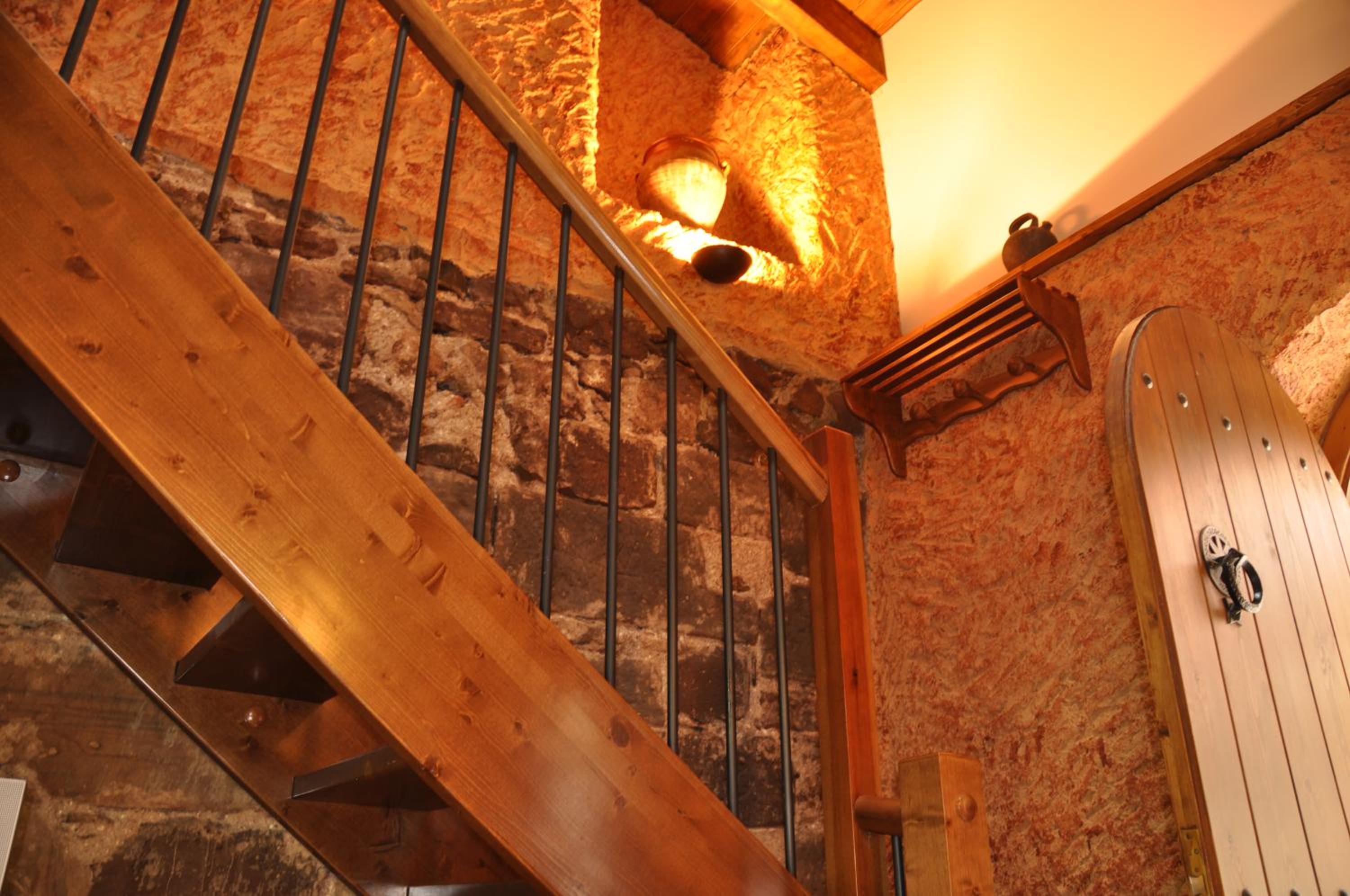 One-Bedroom Apartment - Photo 8