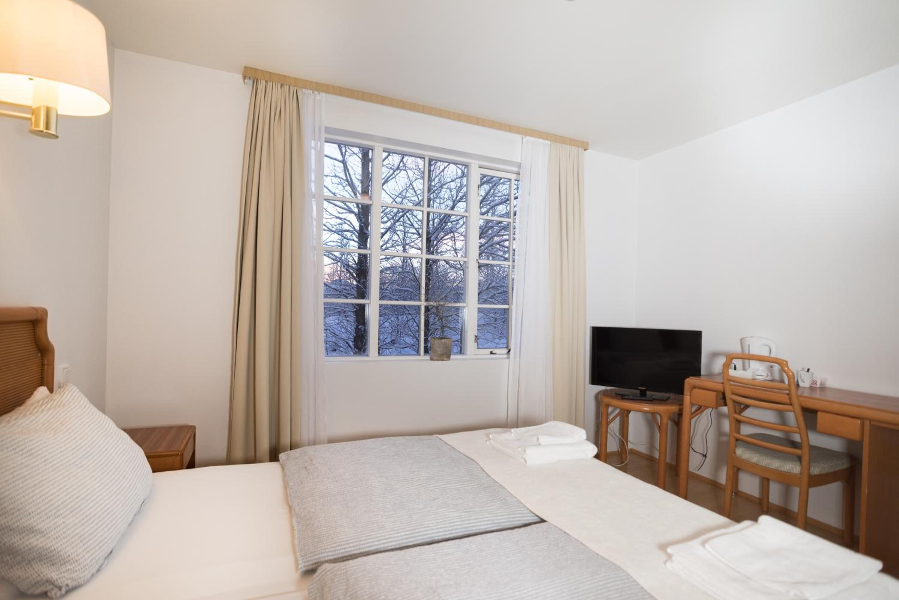 Standard Double or Twin Room - Photo 2