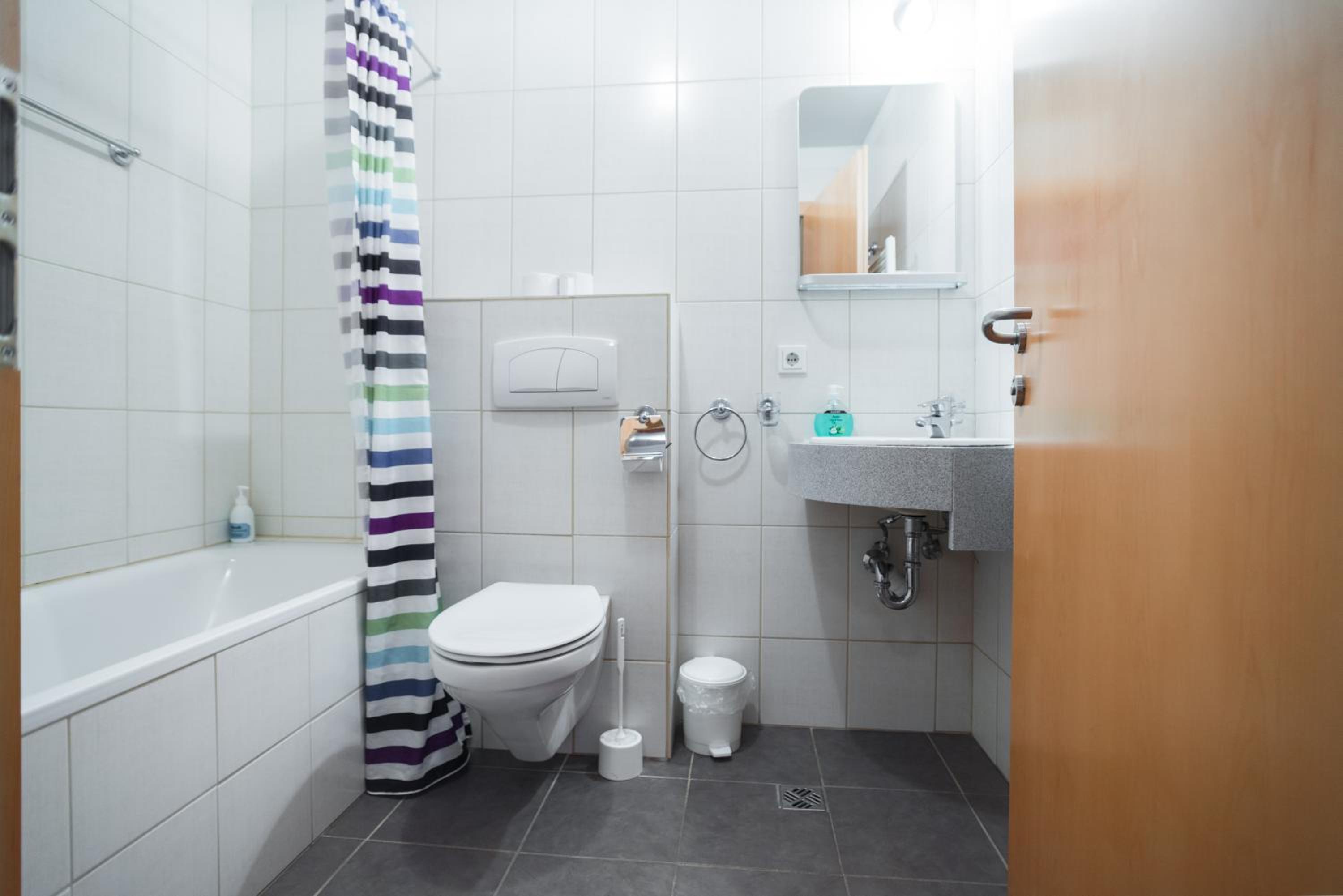 Standard Triple Room - Photo 8
