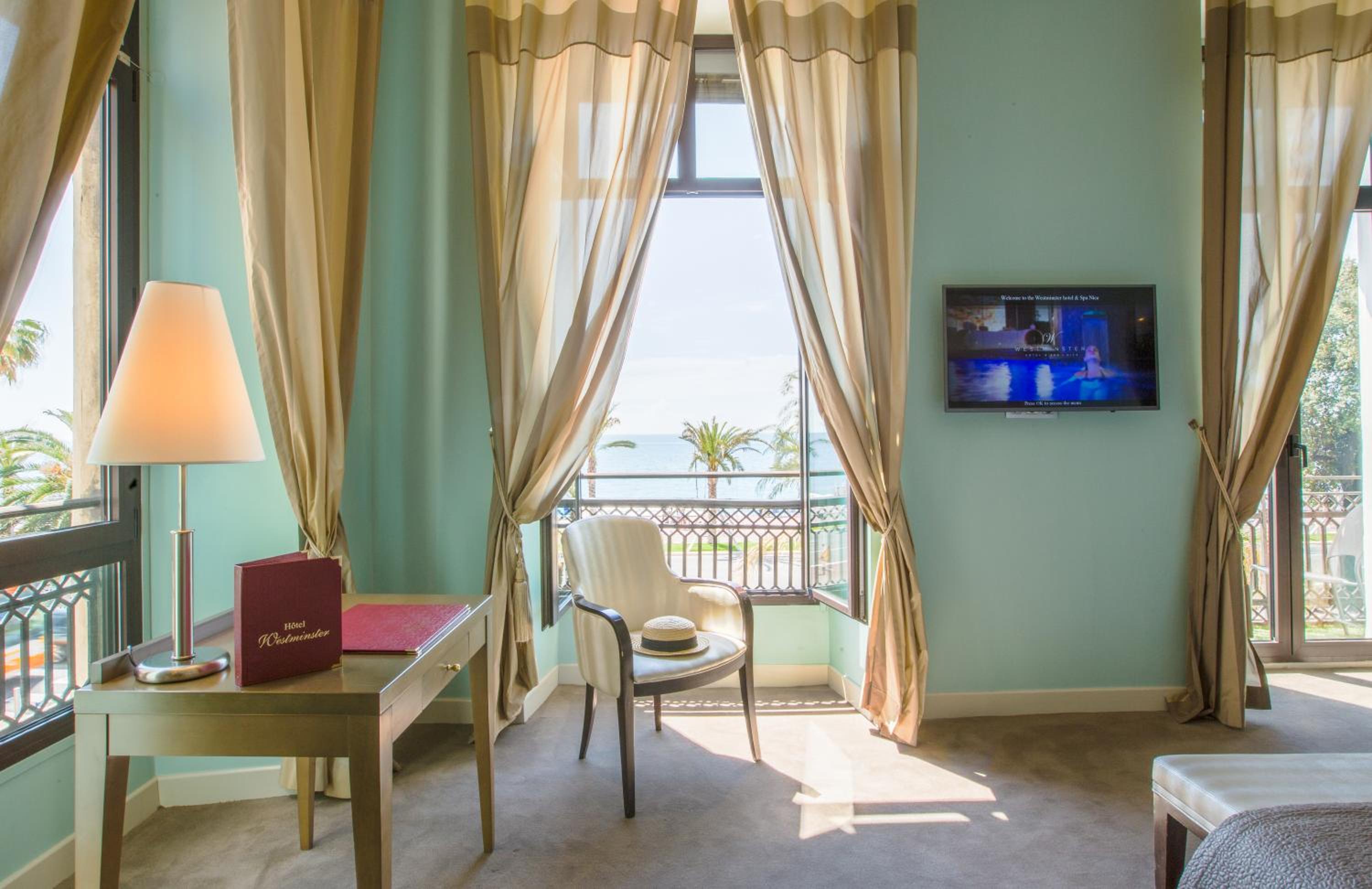 Junior Suite with Sea View - Photo 7