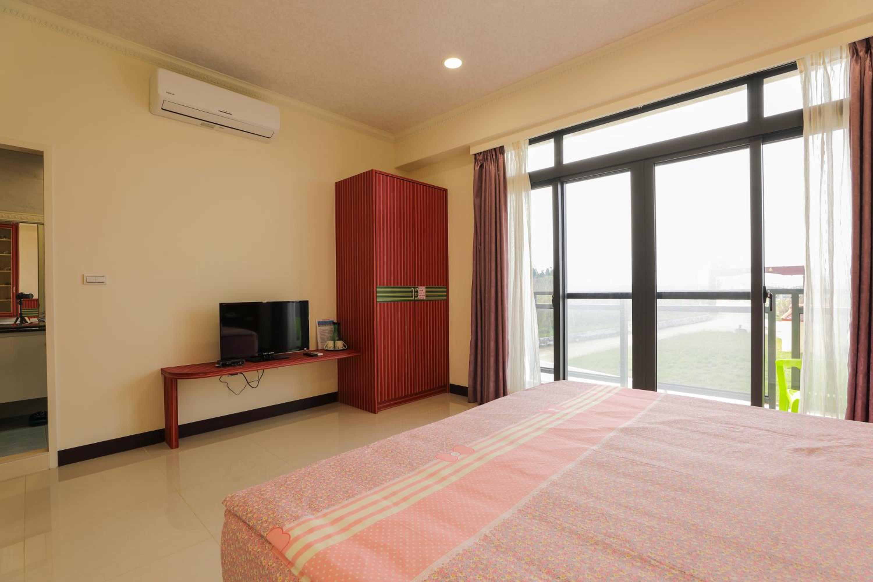 King Room with Balcony photo 3
