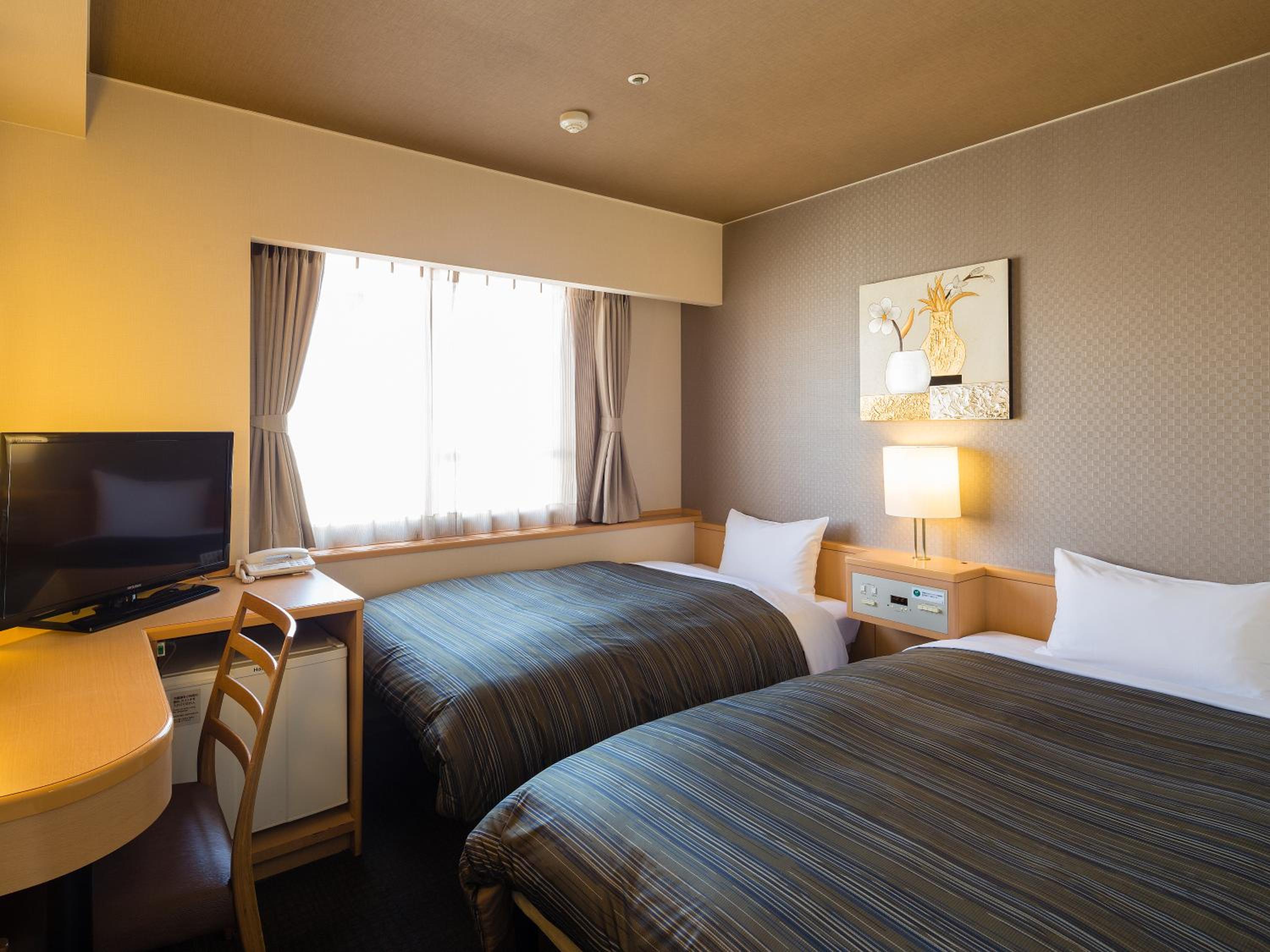 Economy Twin Room - Smoking - Photo 5