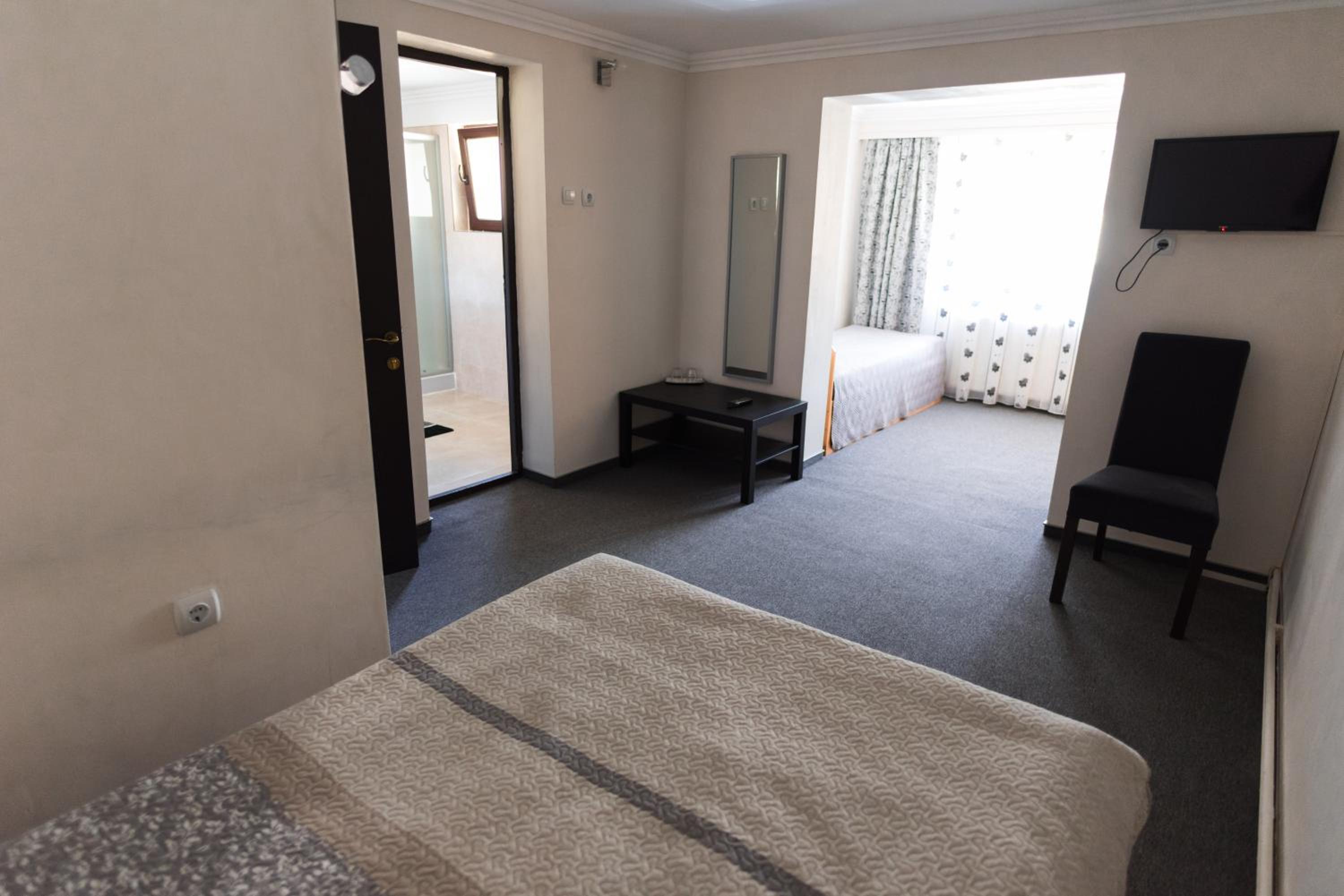Comfort Triple Room with Shower photo 3