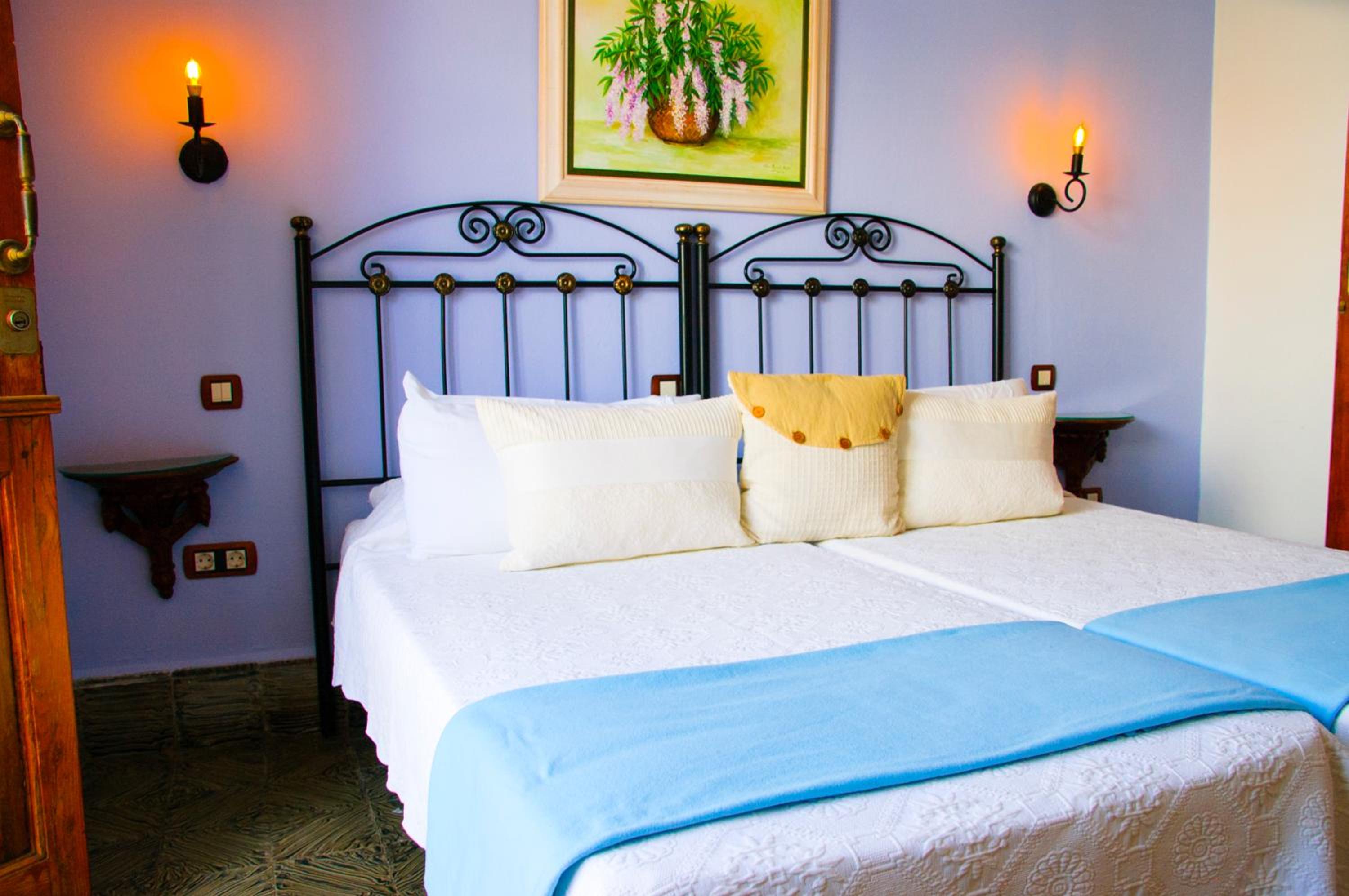 Double or Twin Room photo 2
