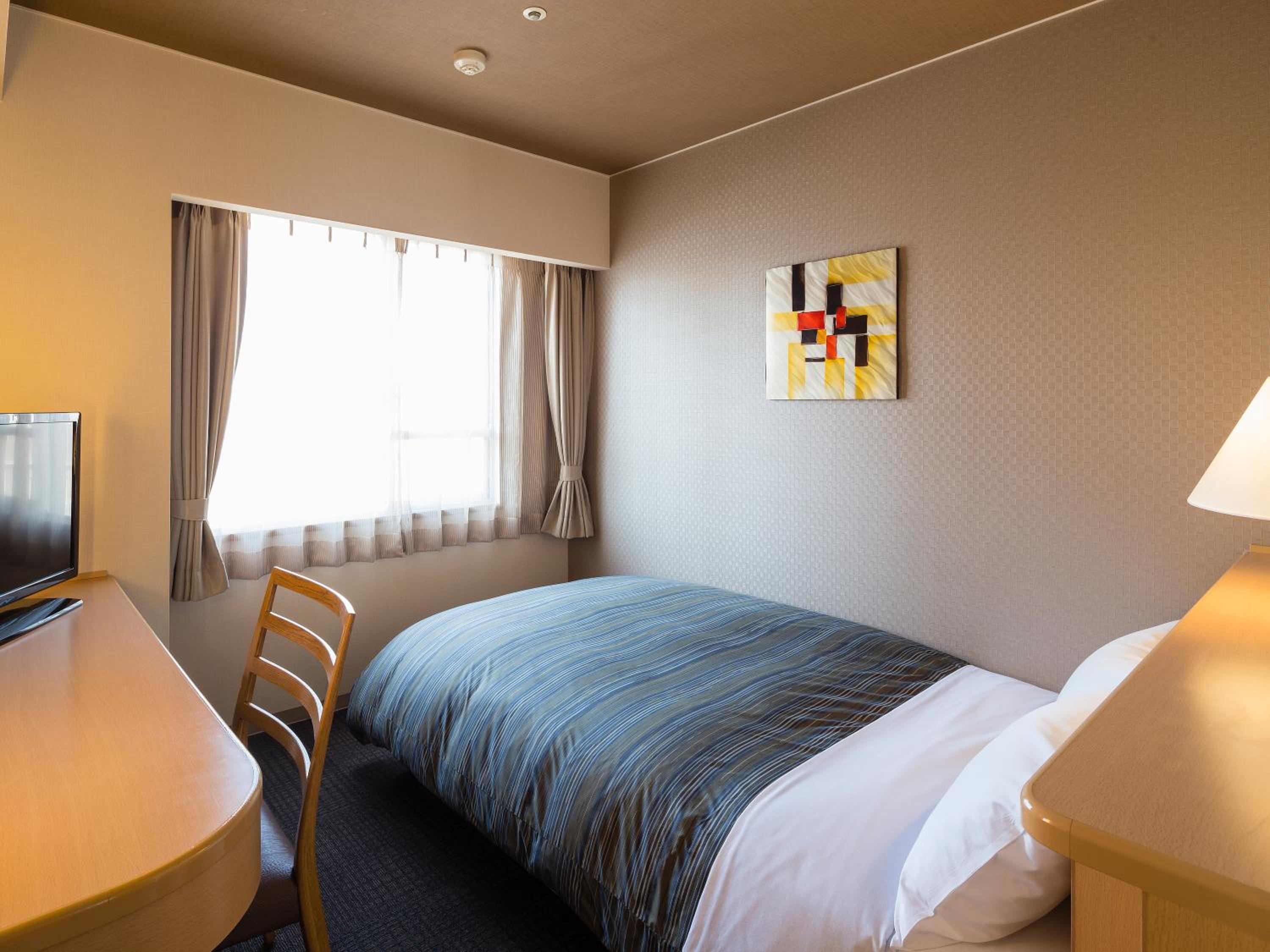 Double Room with Small Double Bed - Smoking - Photo 9