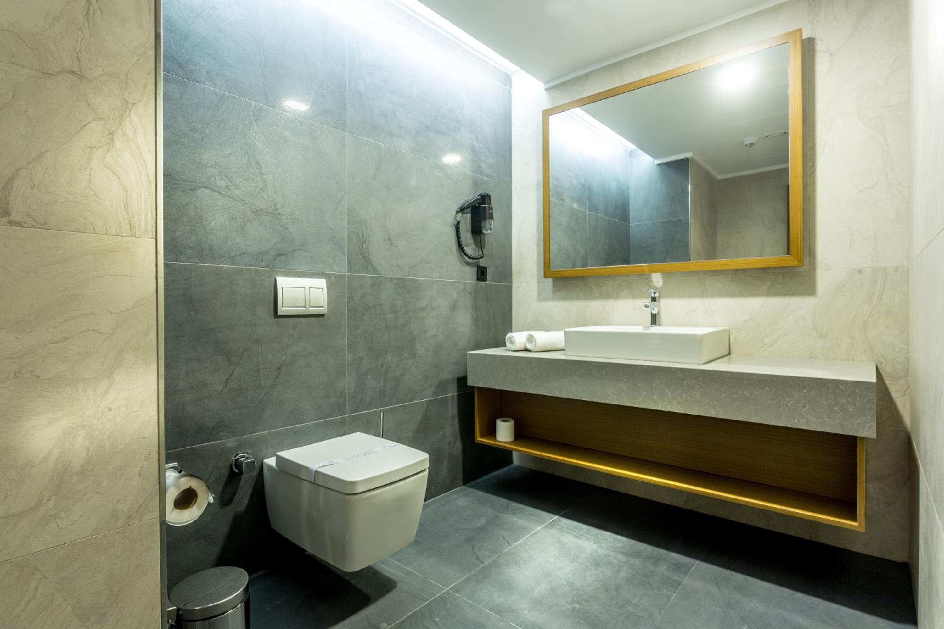 Standard Double or Twin Room photo 3