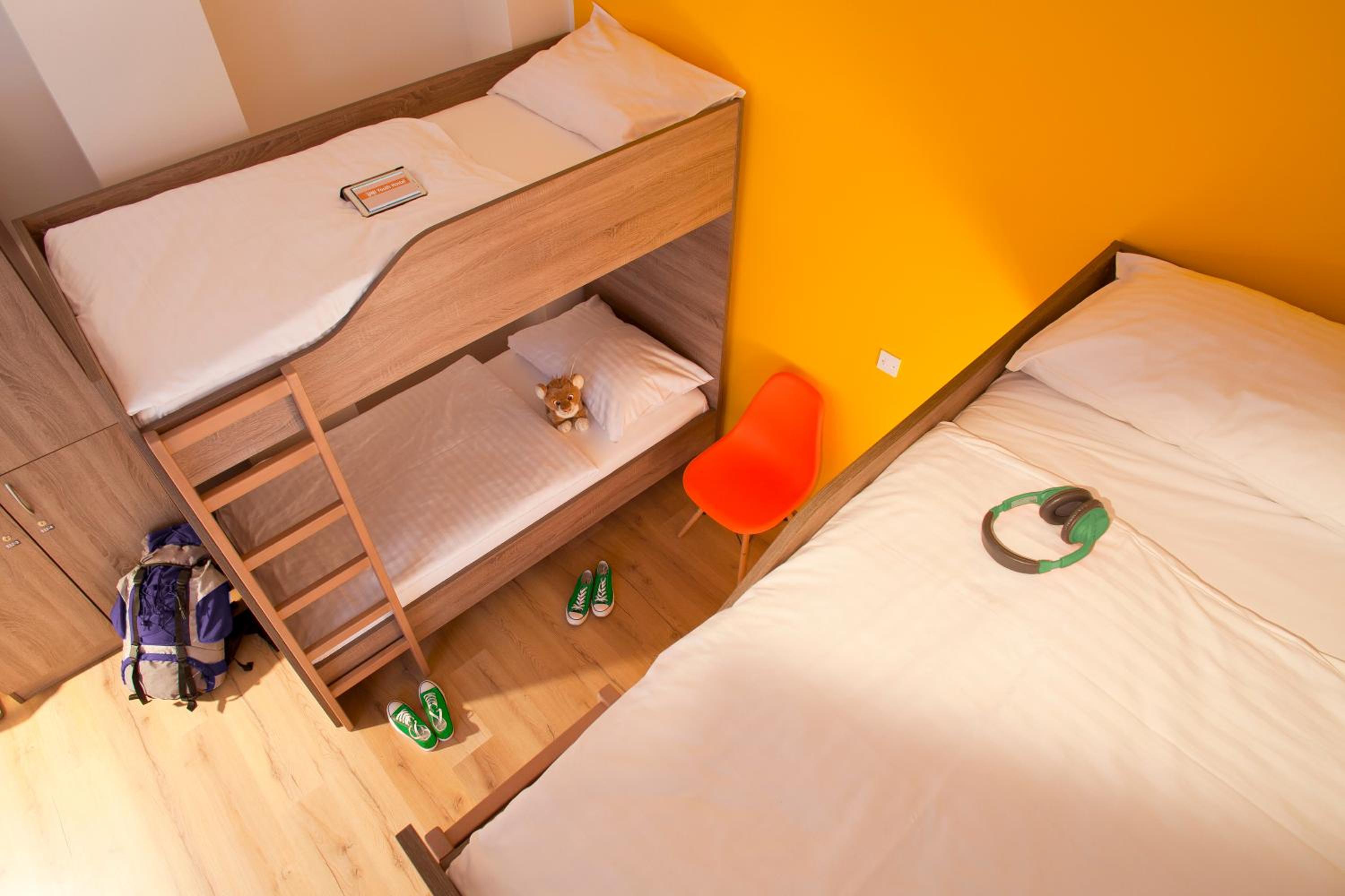 Bunk Bed In Mixed Dormitory Room photo 3