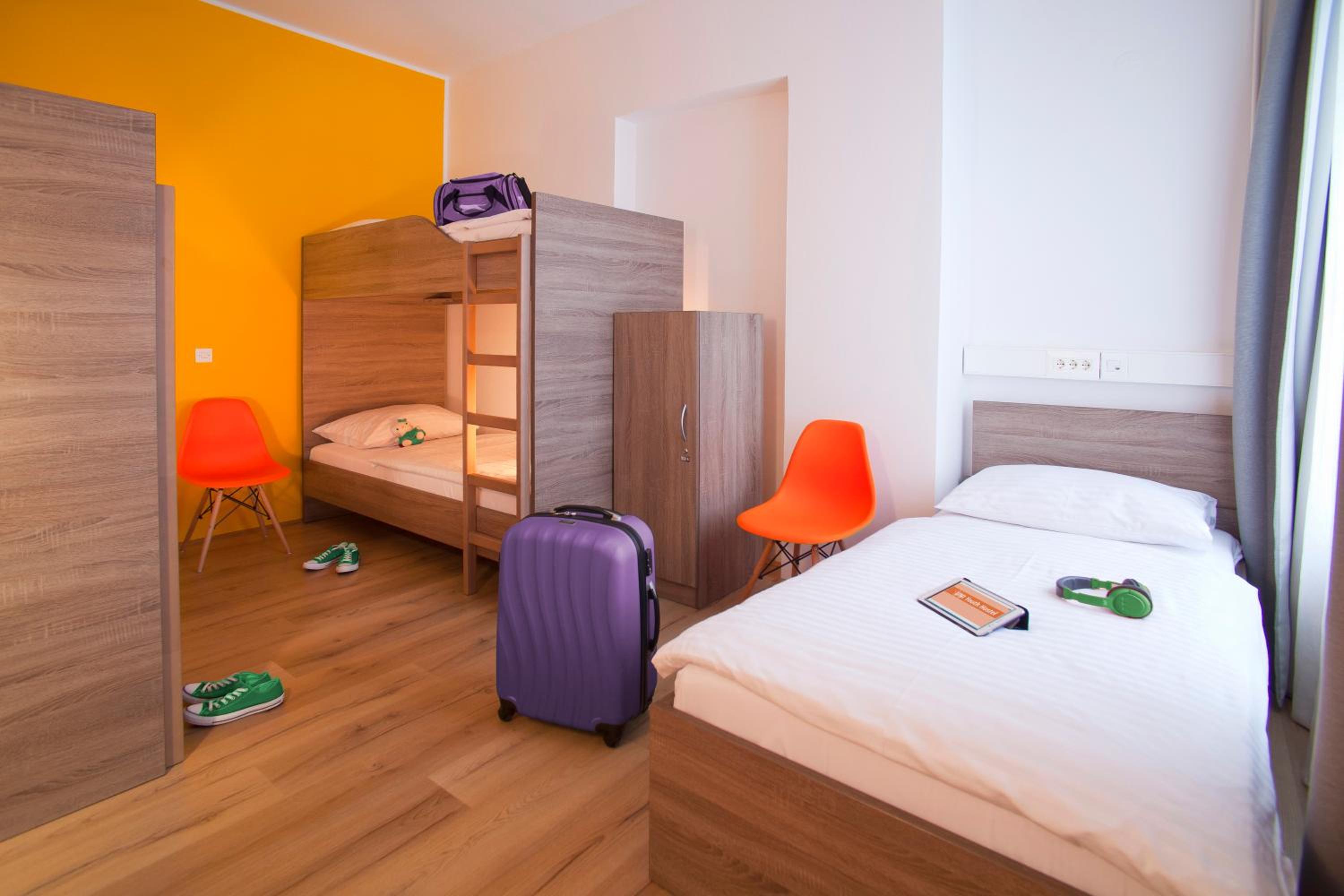 Bunk Bed In Mixed Dormitory Room photo 2