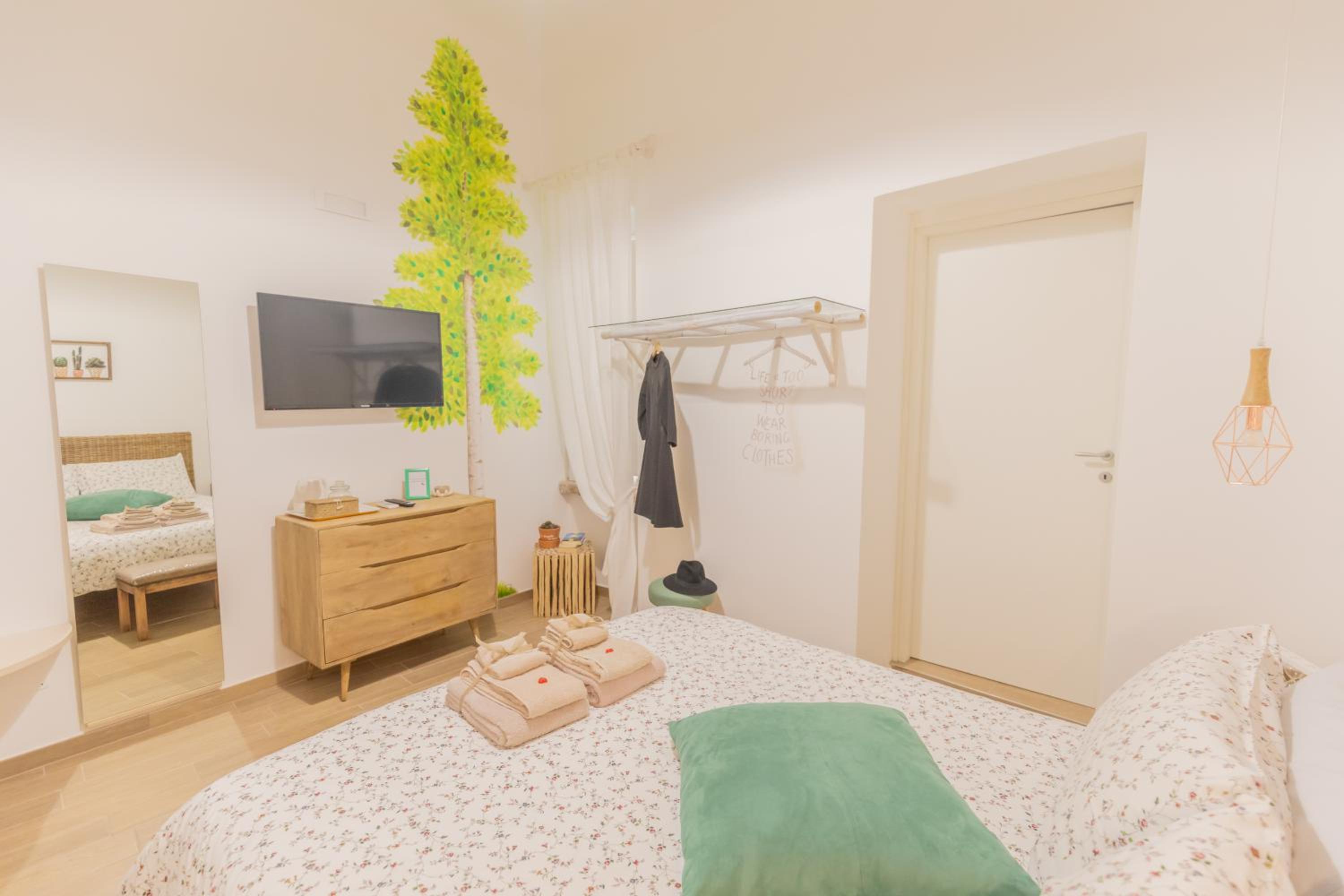 Small Double Room - Photo 11