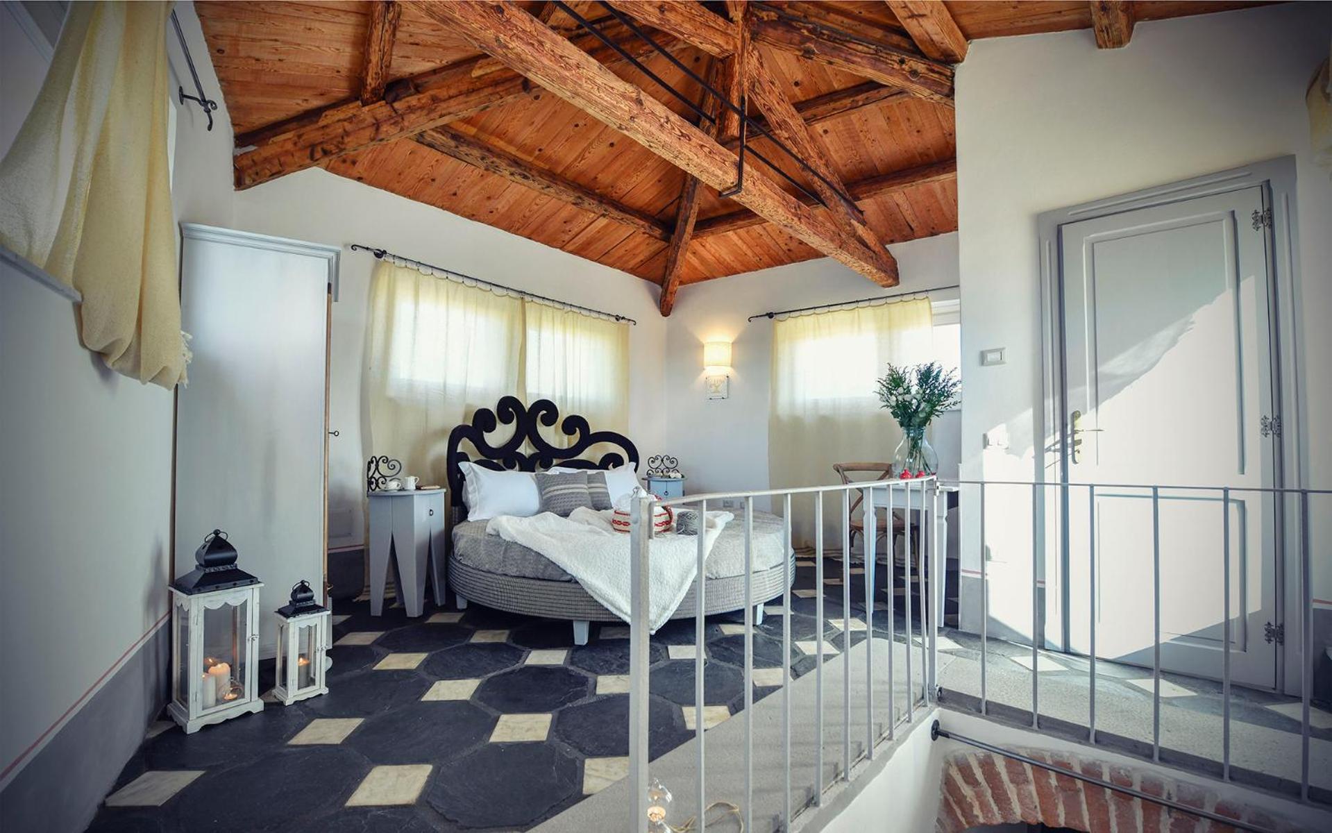 King Room with Balcony photo 1