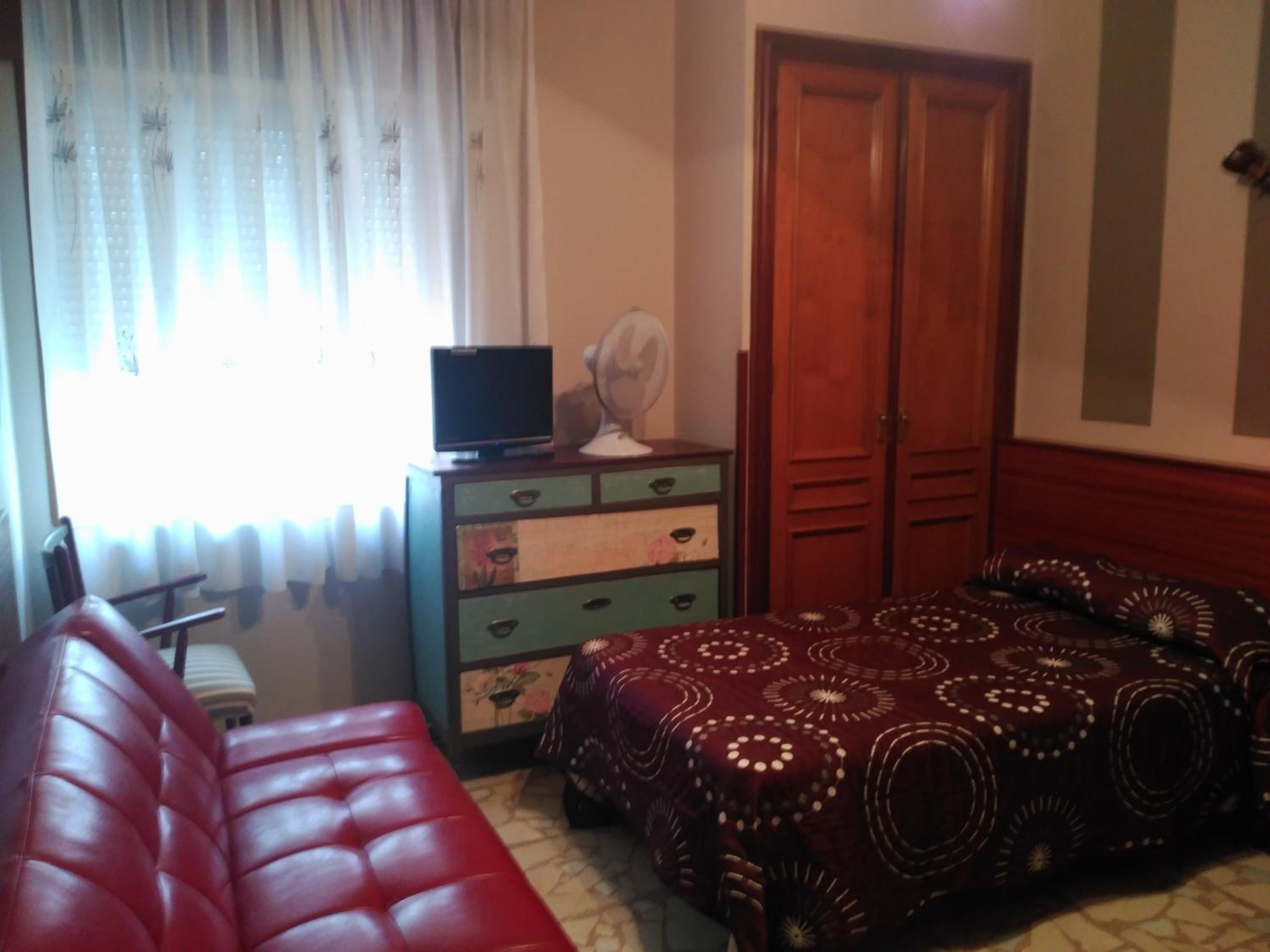 Standard Twin Room - Photo 2