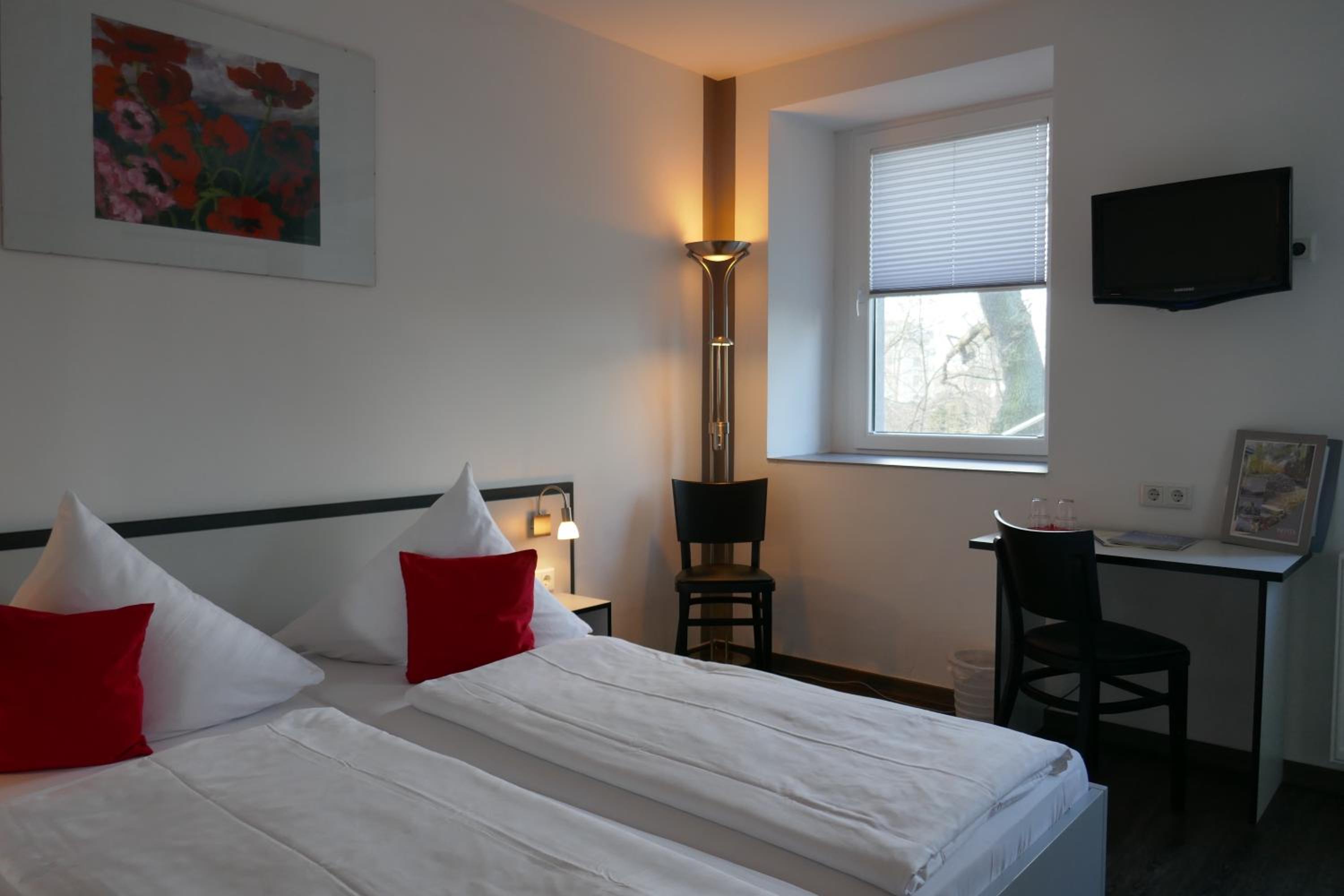 Double Room - Pets Allowed photo 2