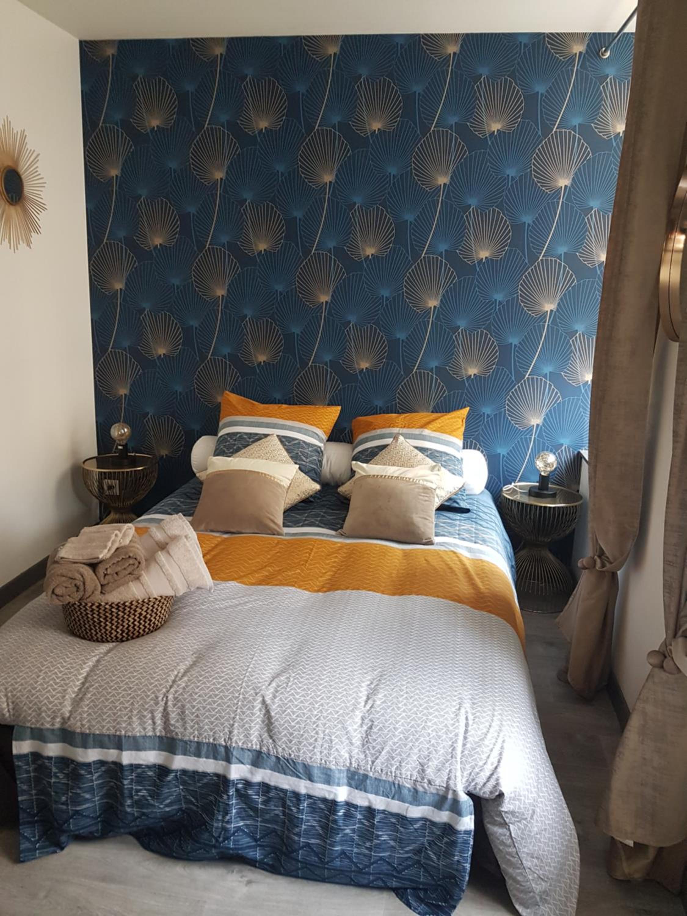 One-Bedroom Apartment - Photo 11