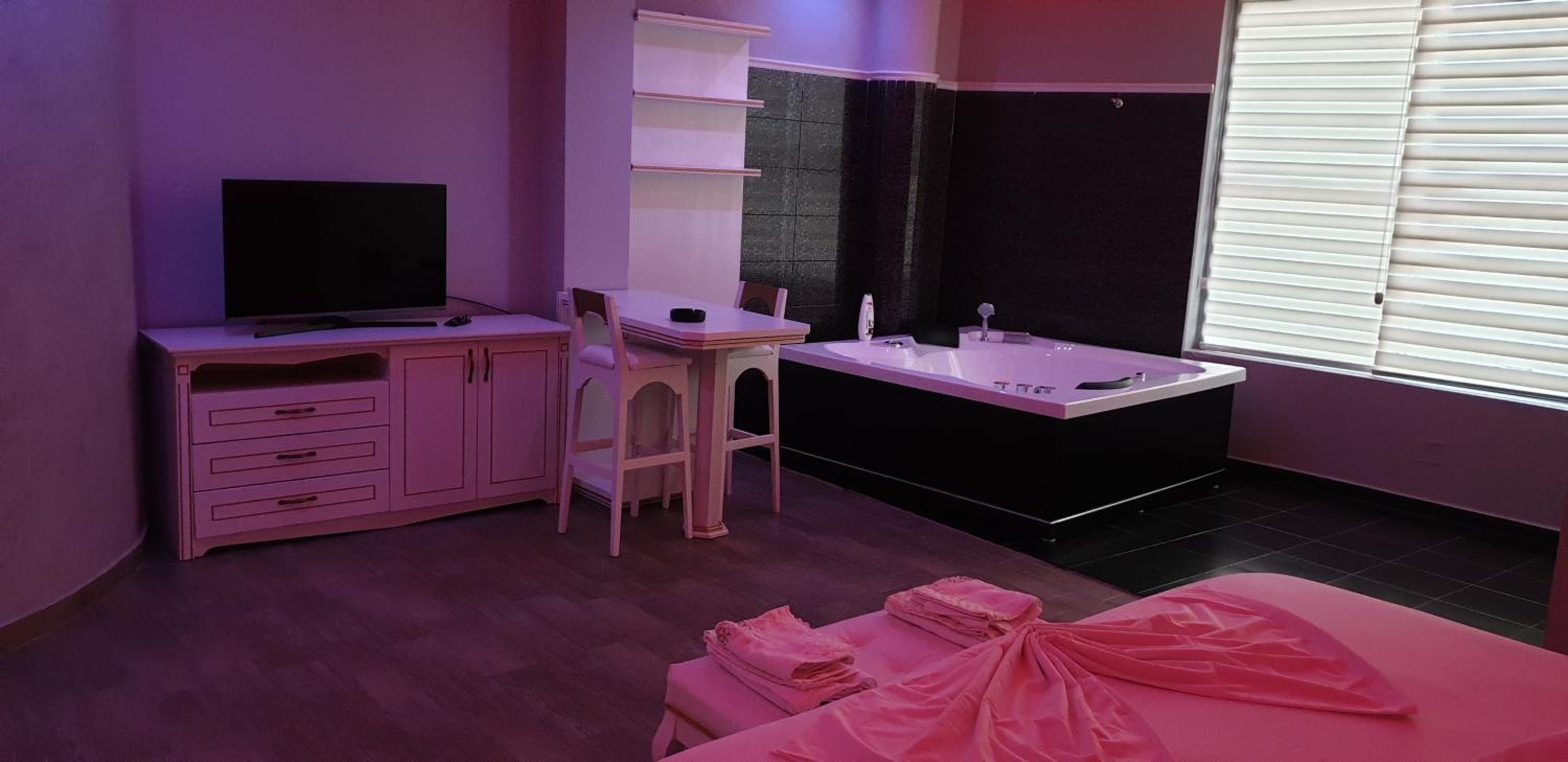 Suite with Hot Tub