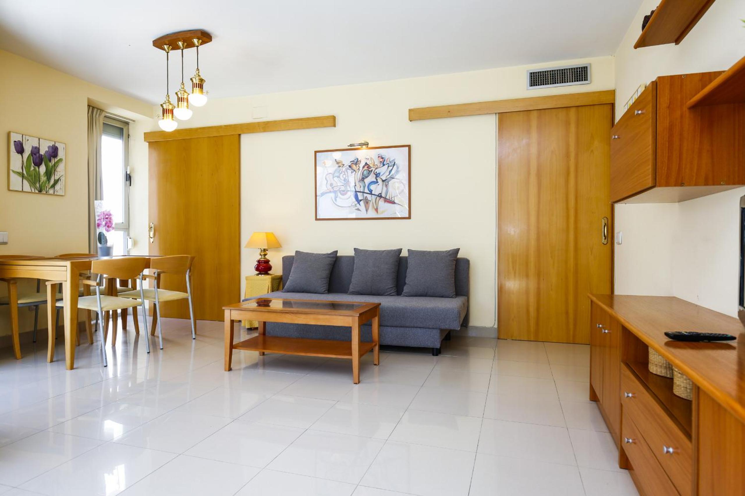 Apartment with Terrace - Photo 23