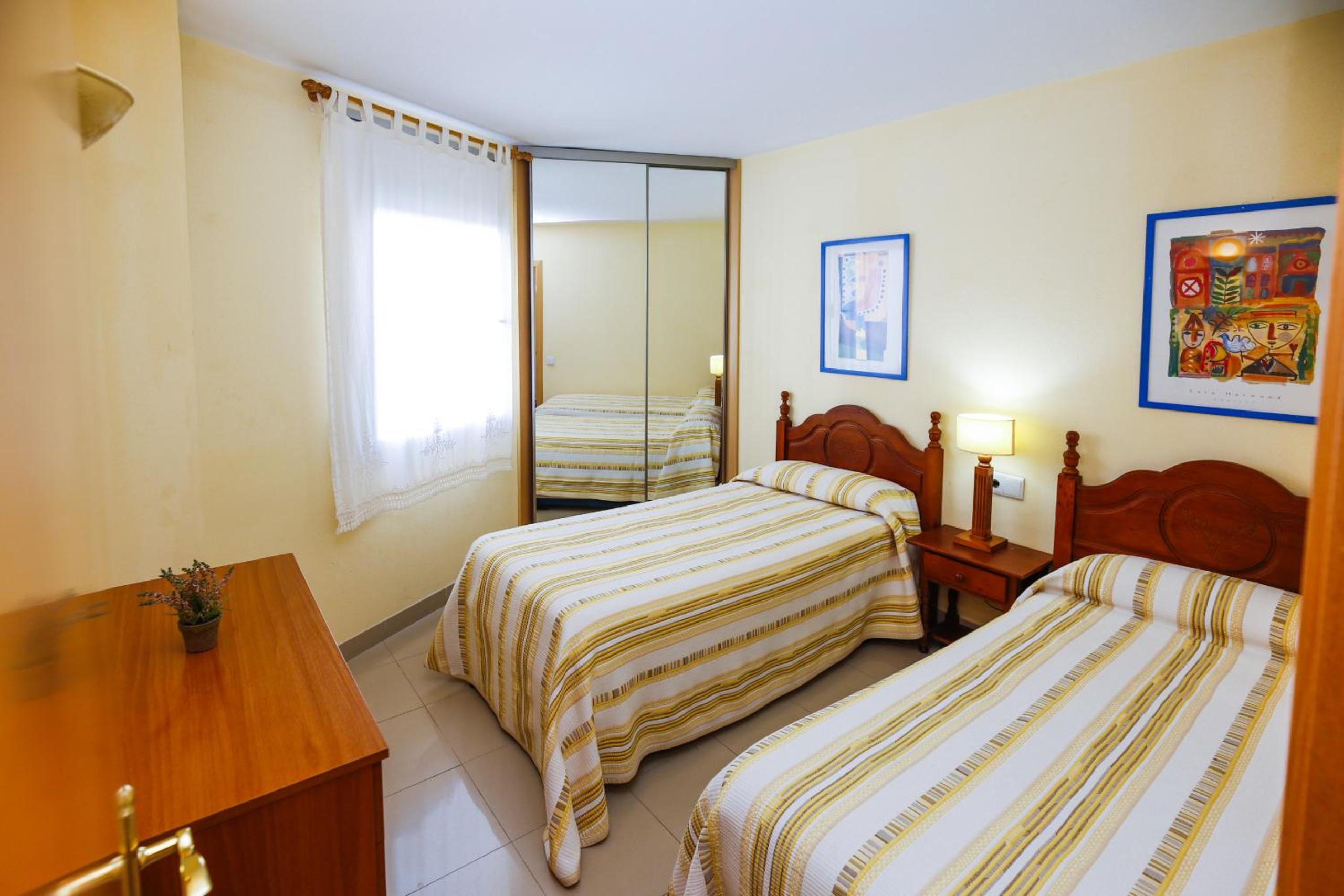 Apartment with Terrace - Photo 9