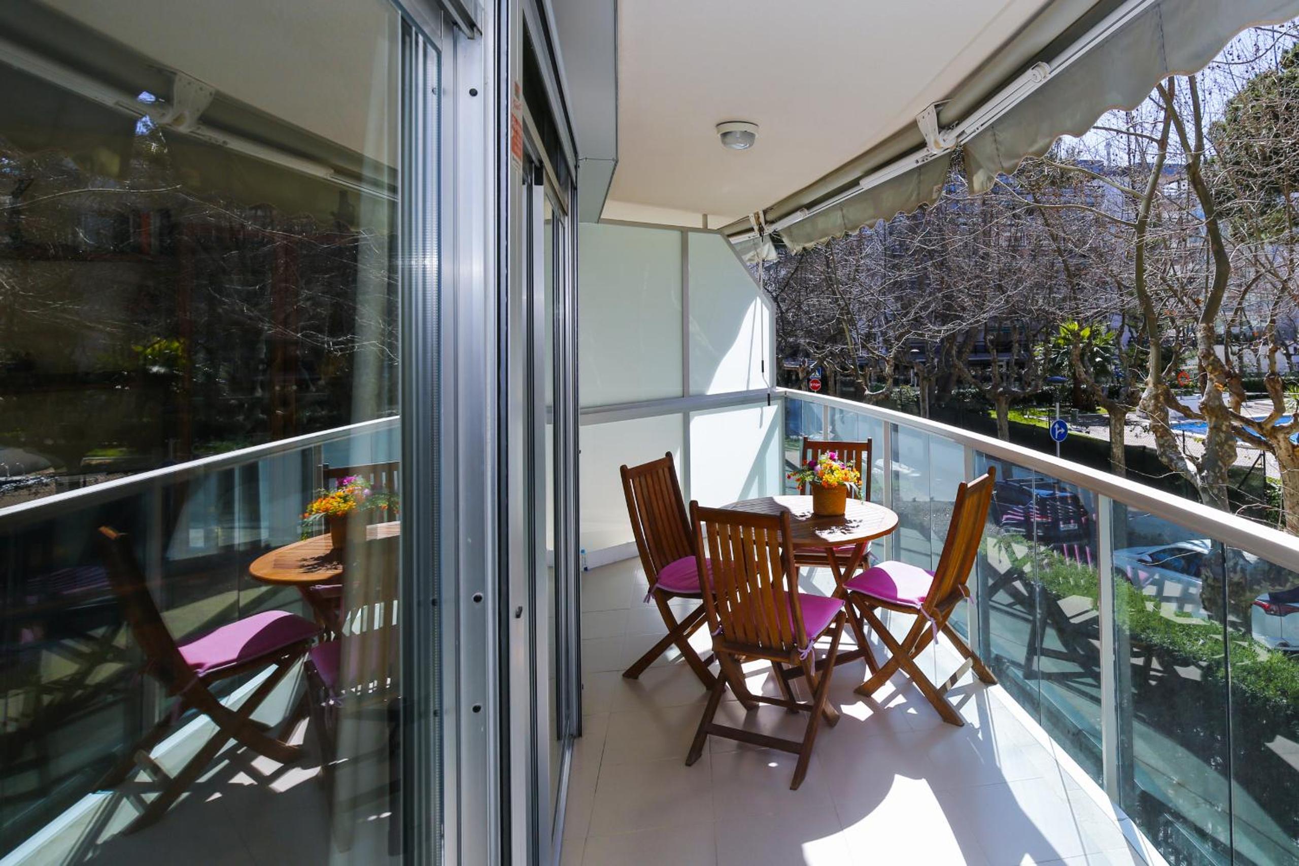 Apartment with Terrace - Photo 11