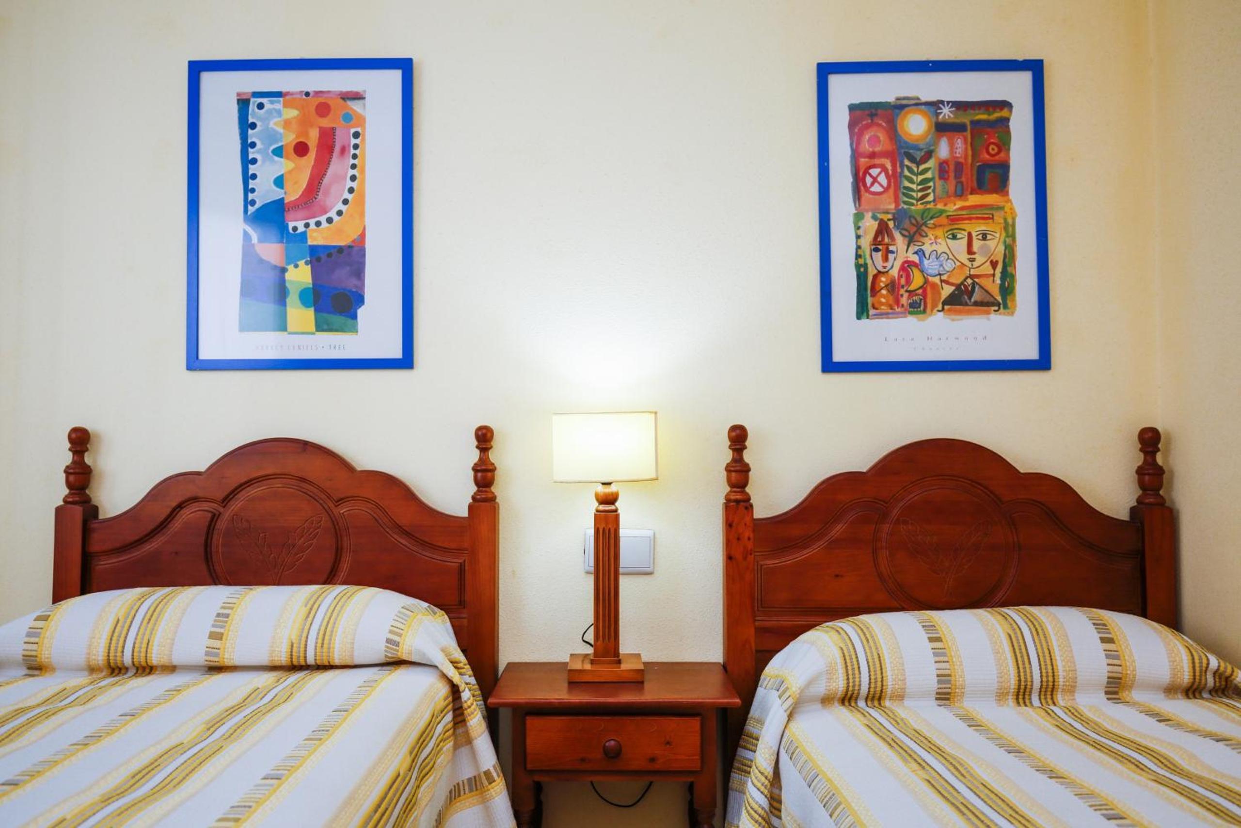 Apartment with Terrace - Photo 15