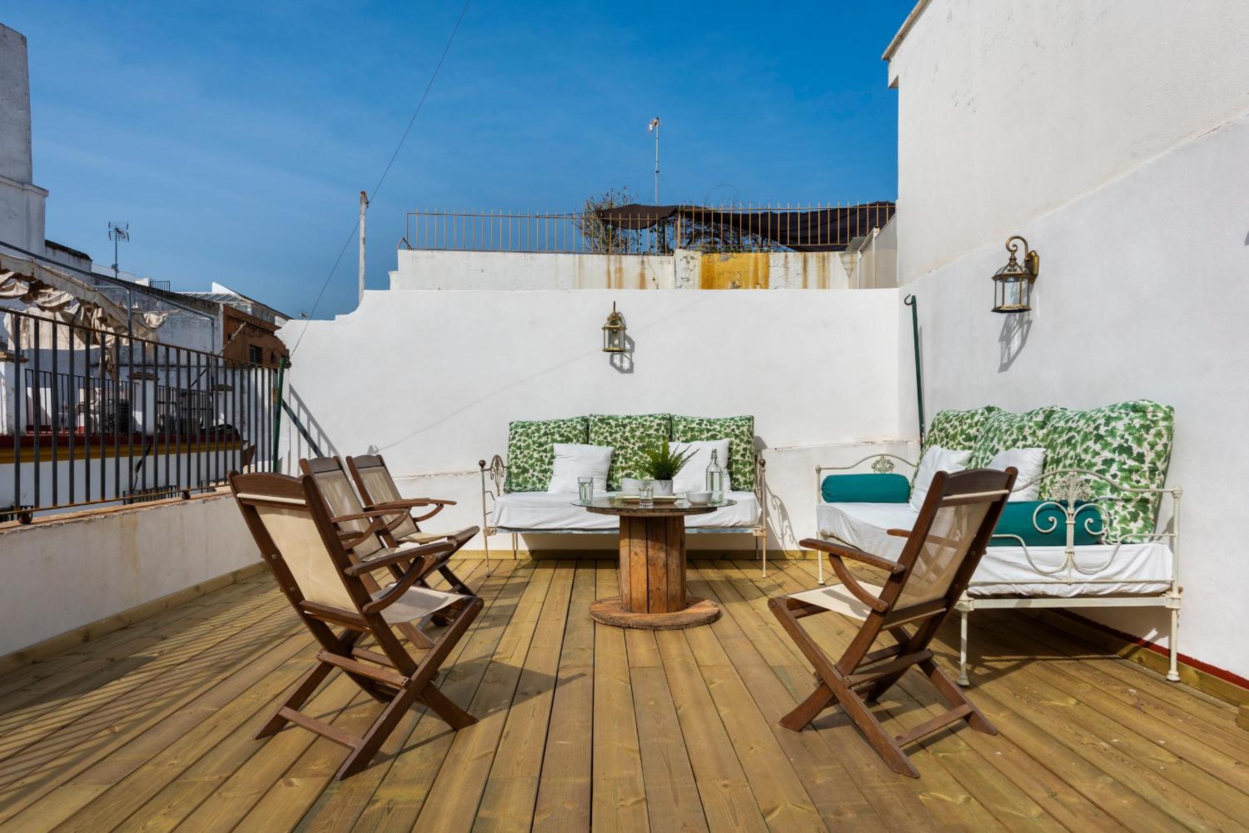 Duplex Two-Bedroom Apartment with Terrace - Photo 4