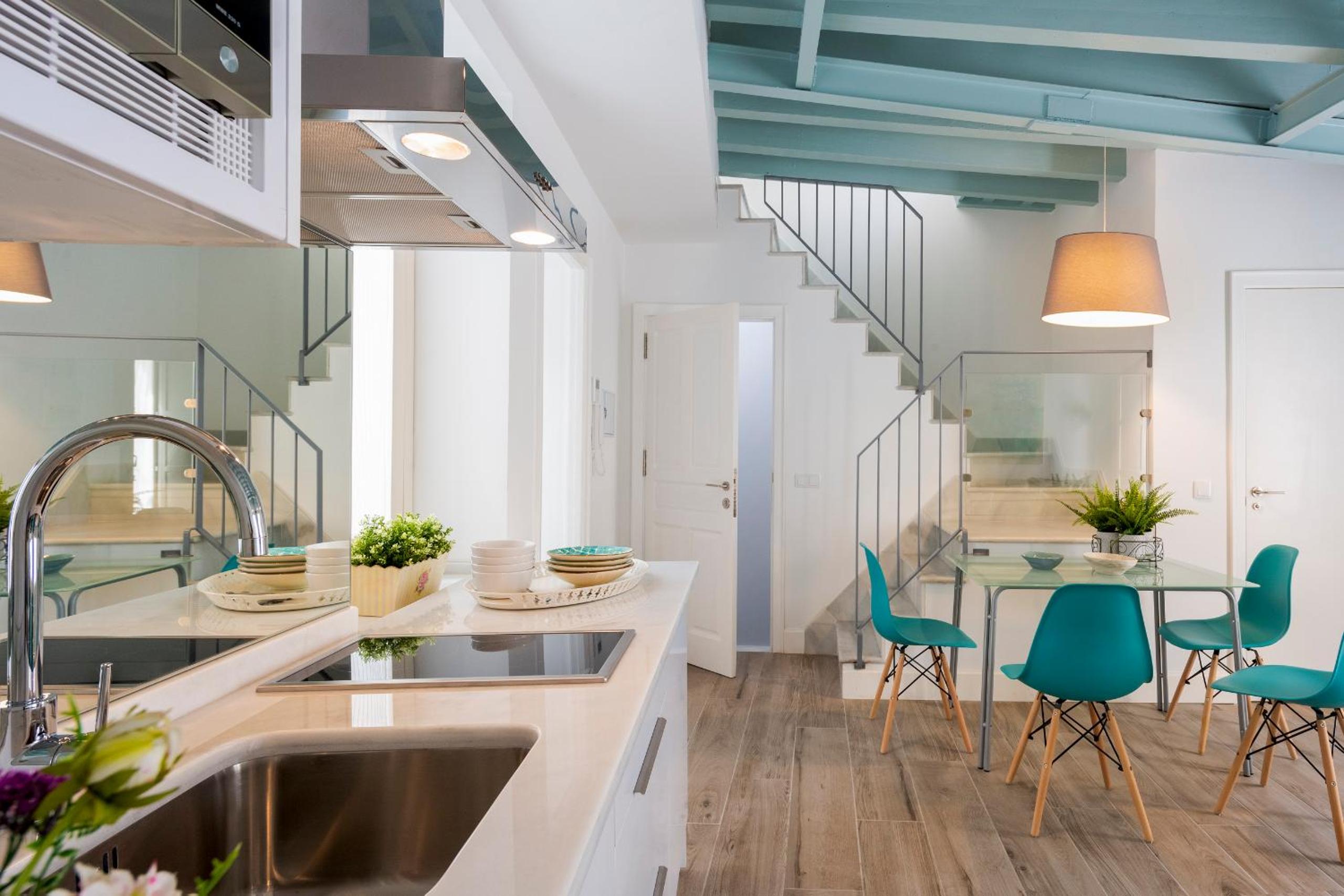 Duplex Two-Bedroom Apartment with Terrace - Photo 14