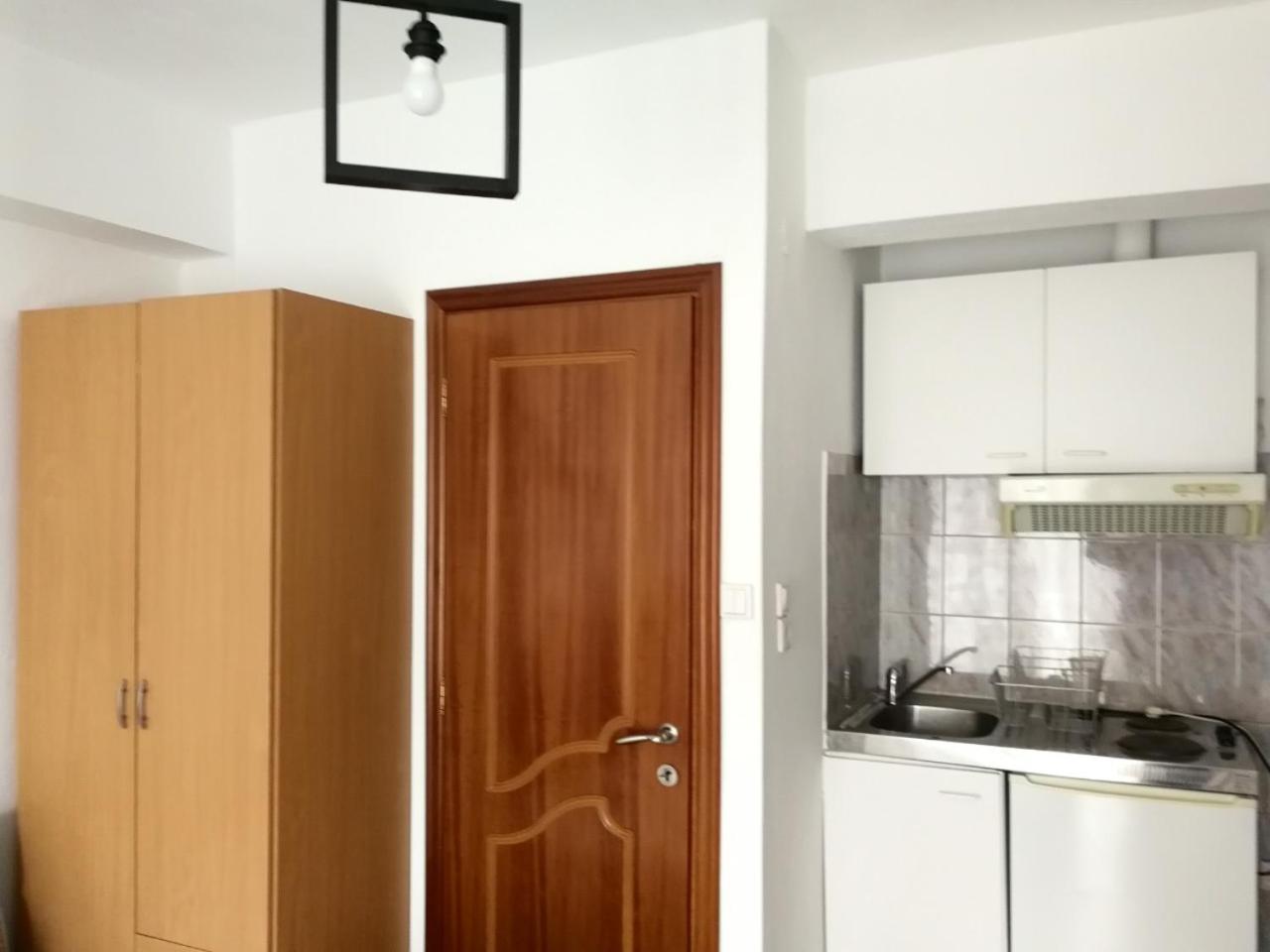 Apartment with Mountain View - Photo 7
