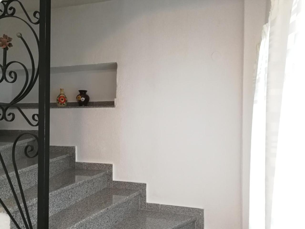 Studio Apartment - Photo 5