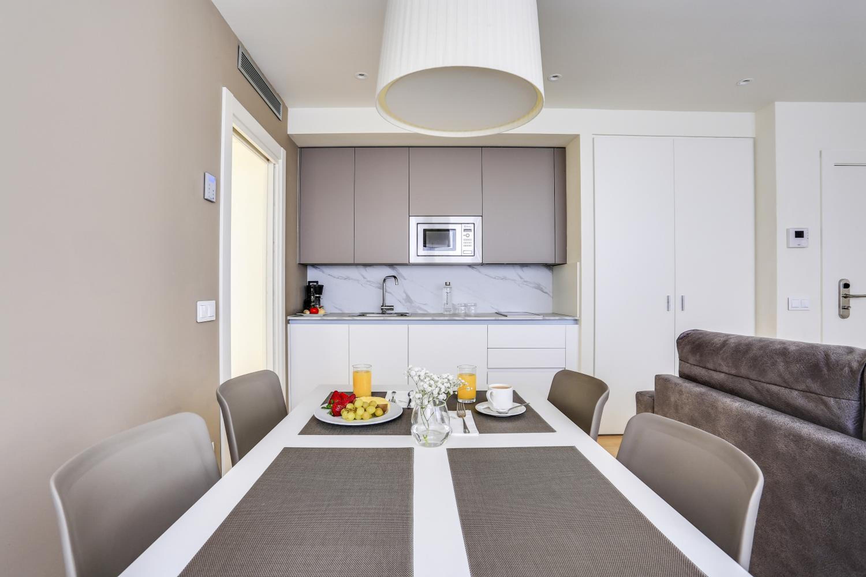 One-Bedroom Apartment - Photo 25