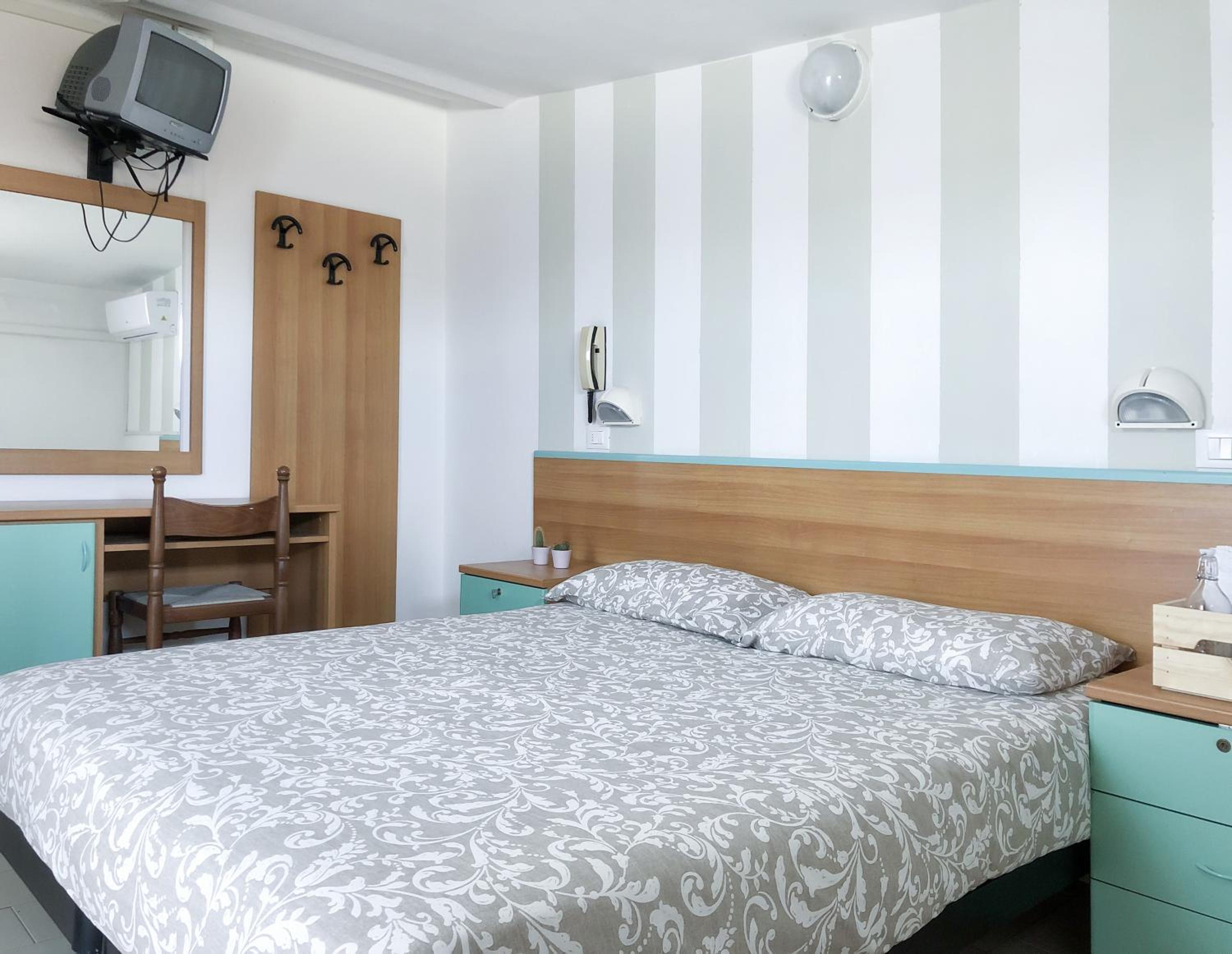 Economy Double or Twin Room - Photo 5