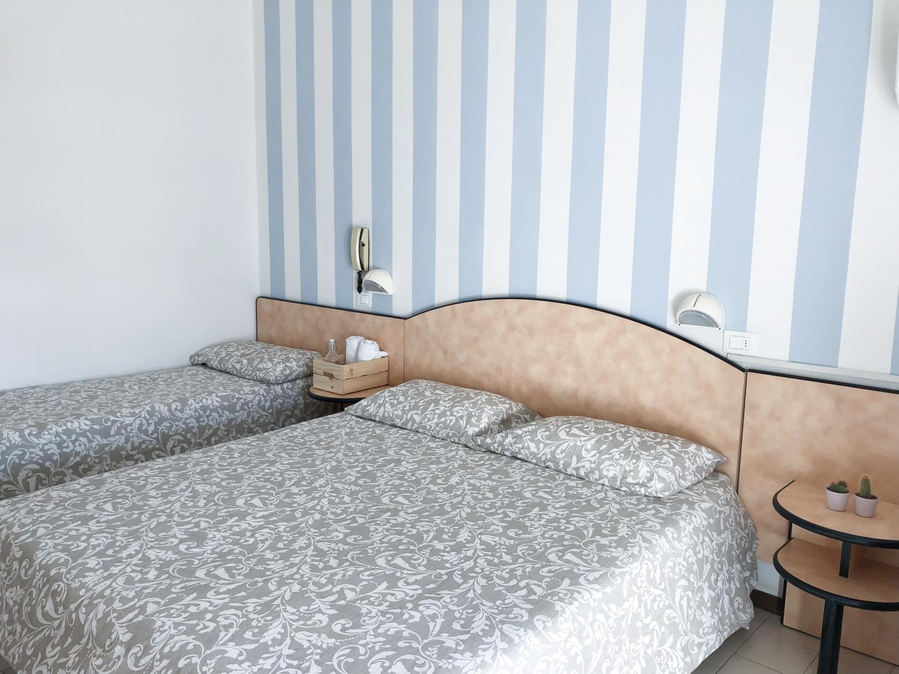 Standard Triple Room - Photo 15