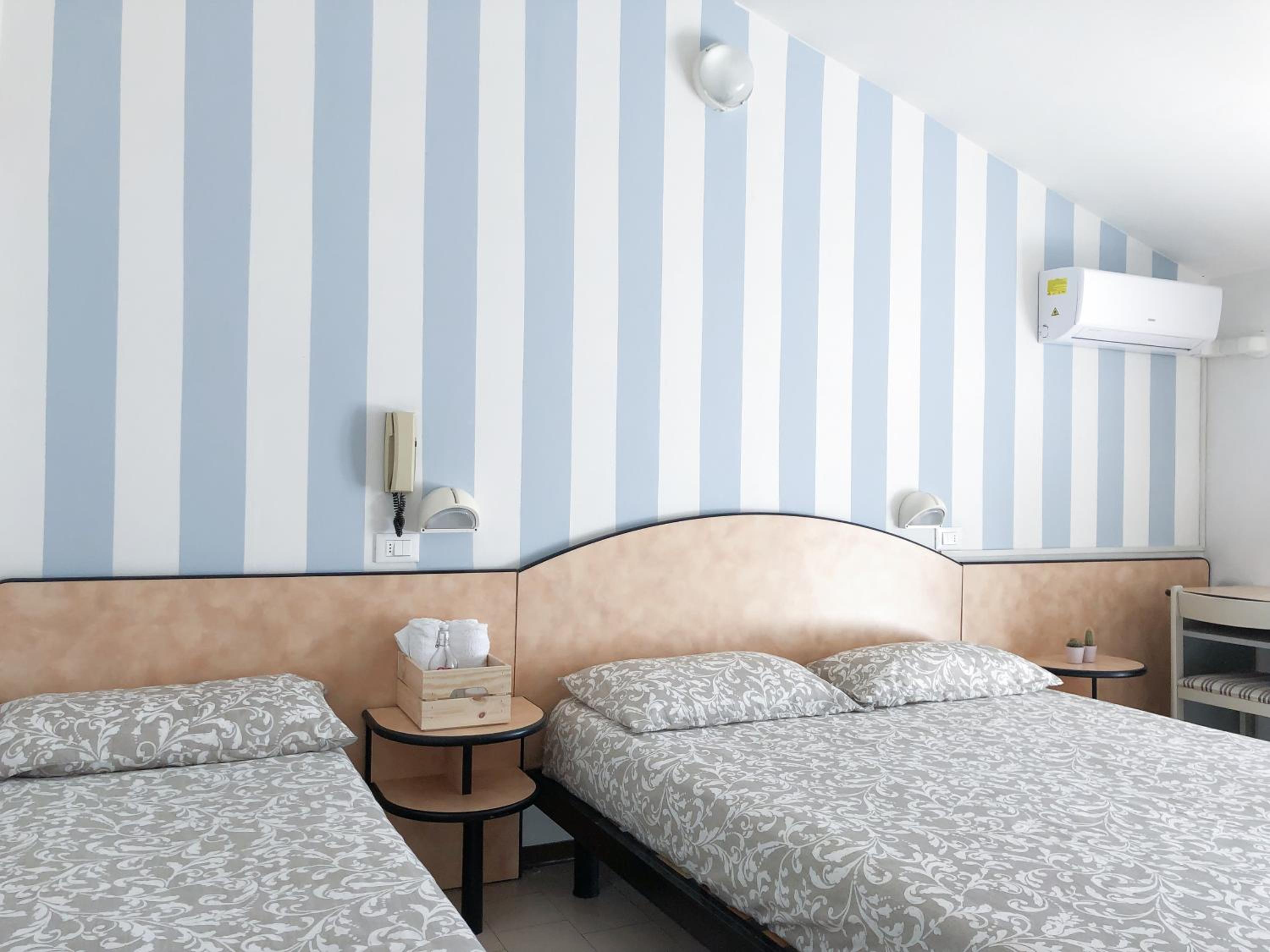 Standard Triple Room - Photo 16