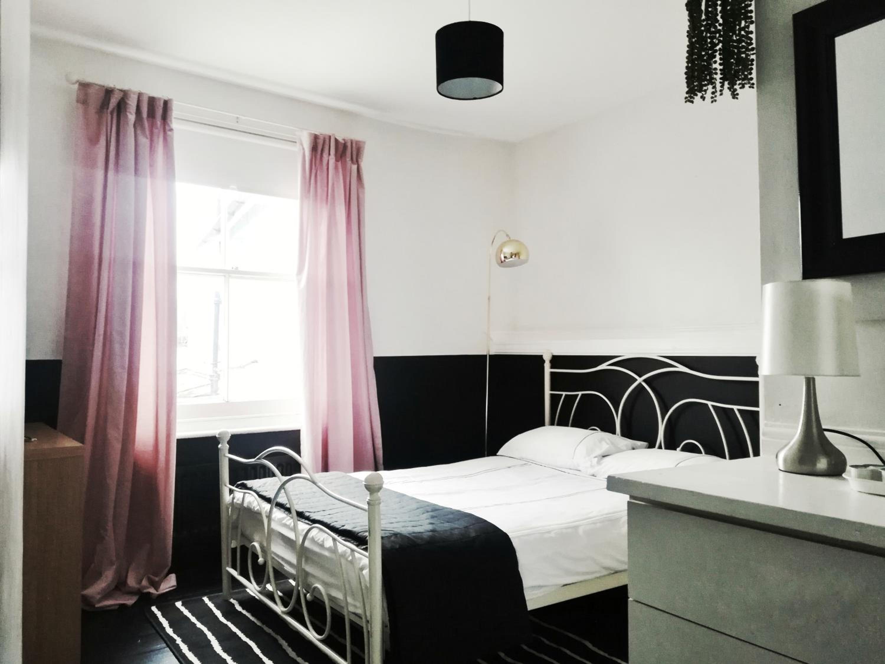 Double Room - Photo 1