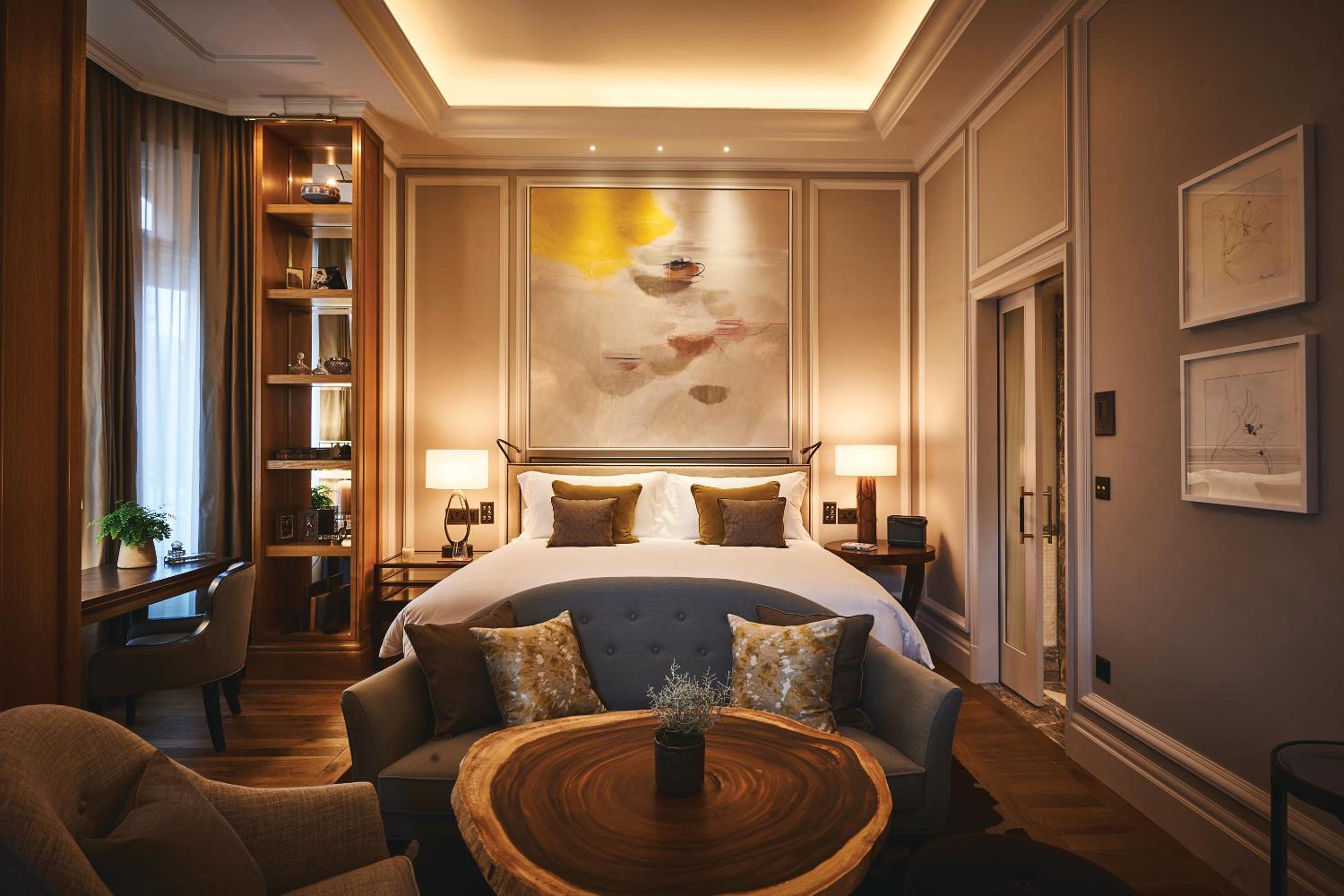 Deluxe Junior Suite photo 2