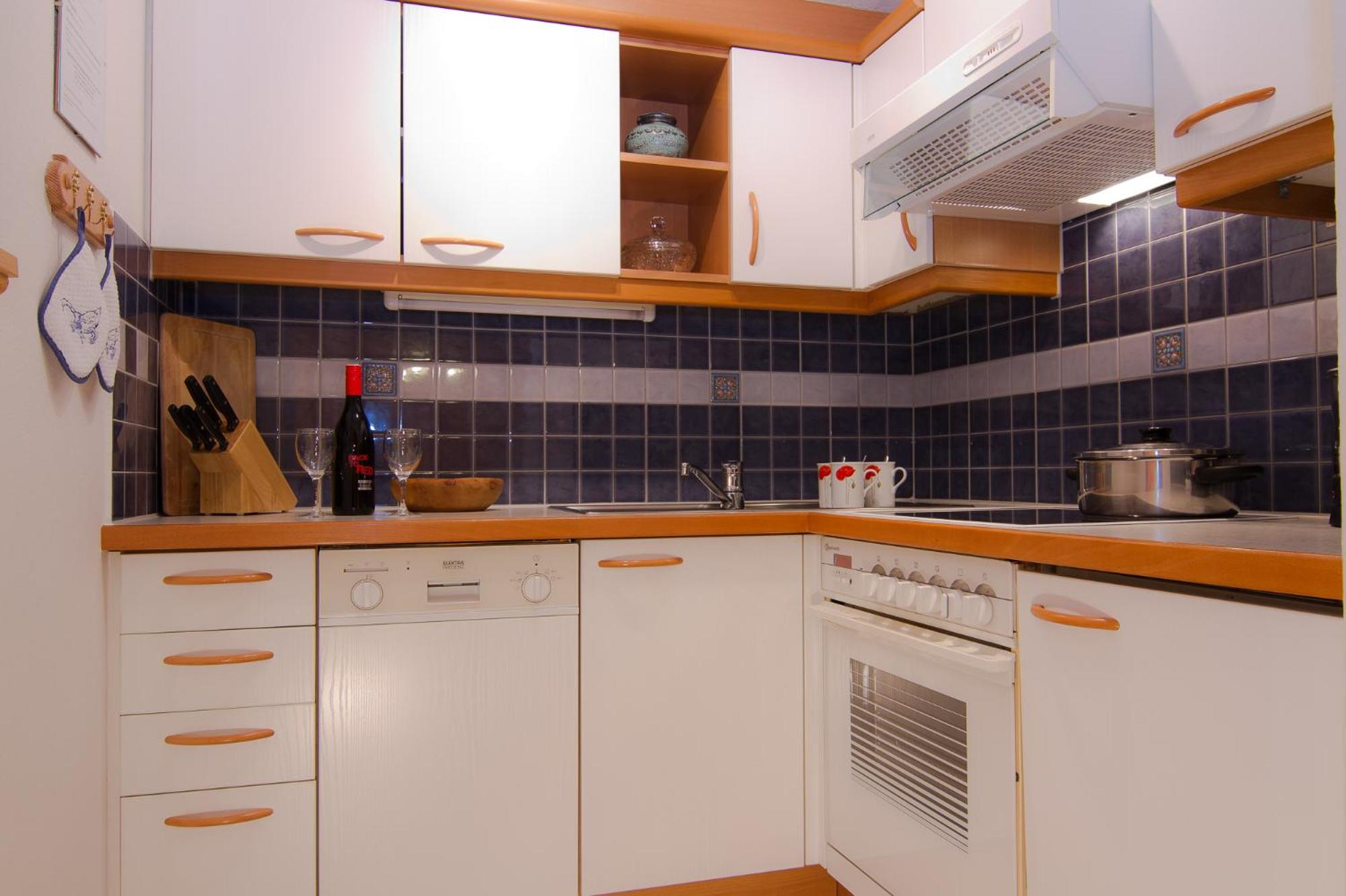 Two-Bedroom Apartment with Balcony photo 3