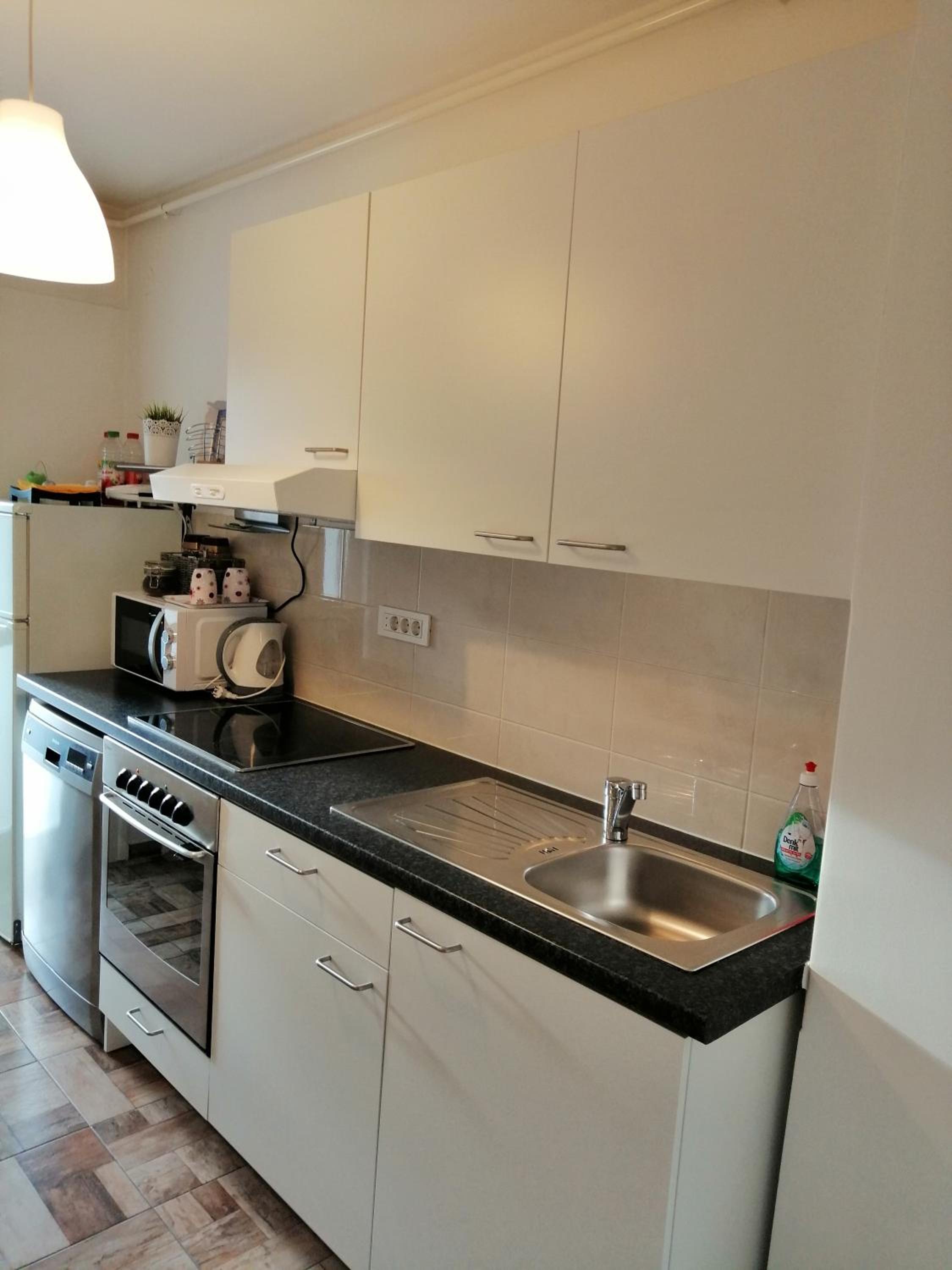One-Bedroom Apartment - Photo 3