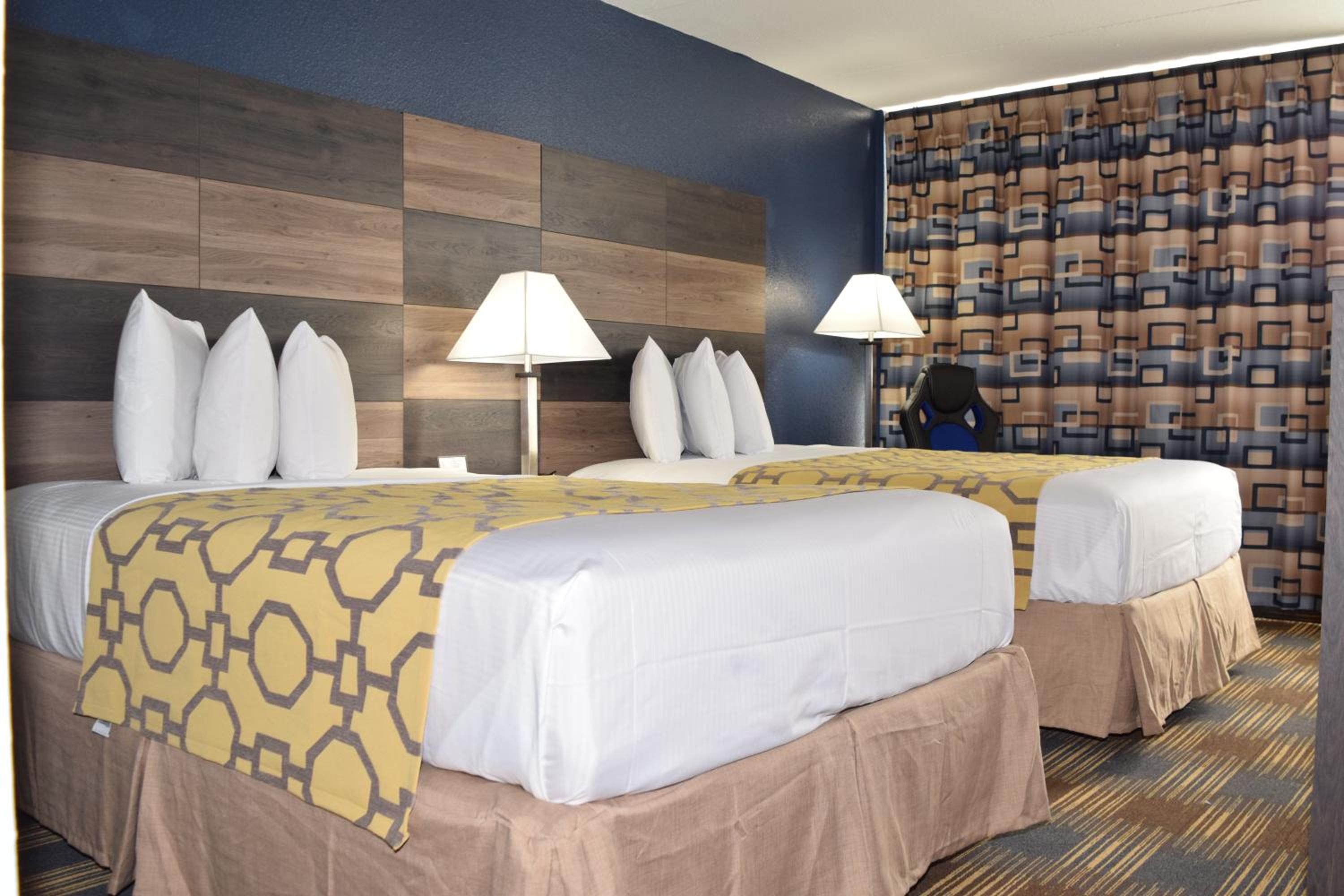 Double Room with Two Double Beds - Non-Smoking - Photo 2